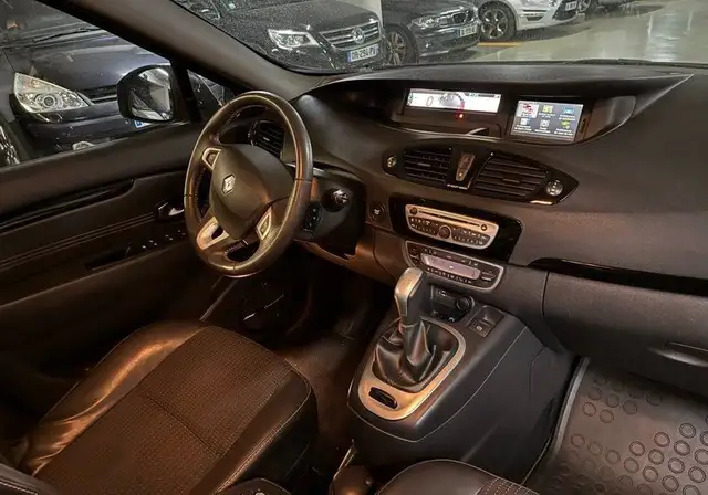 Renault Grand Scenic view 8