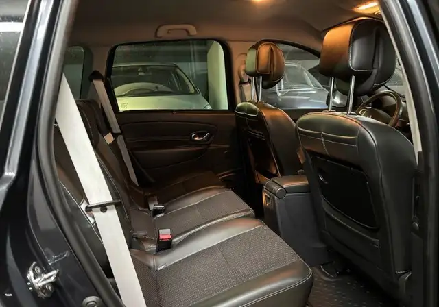 Renault Grand Scenic view 5