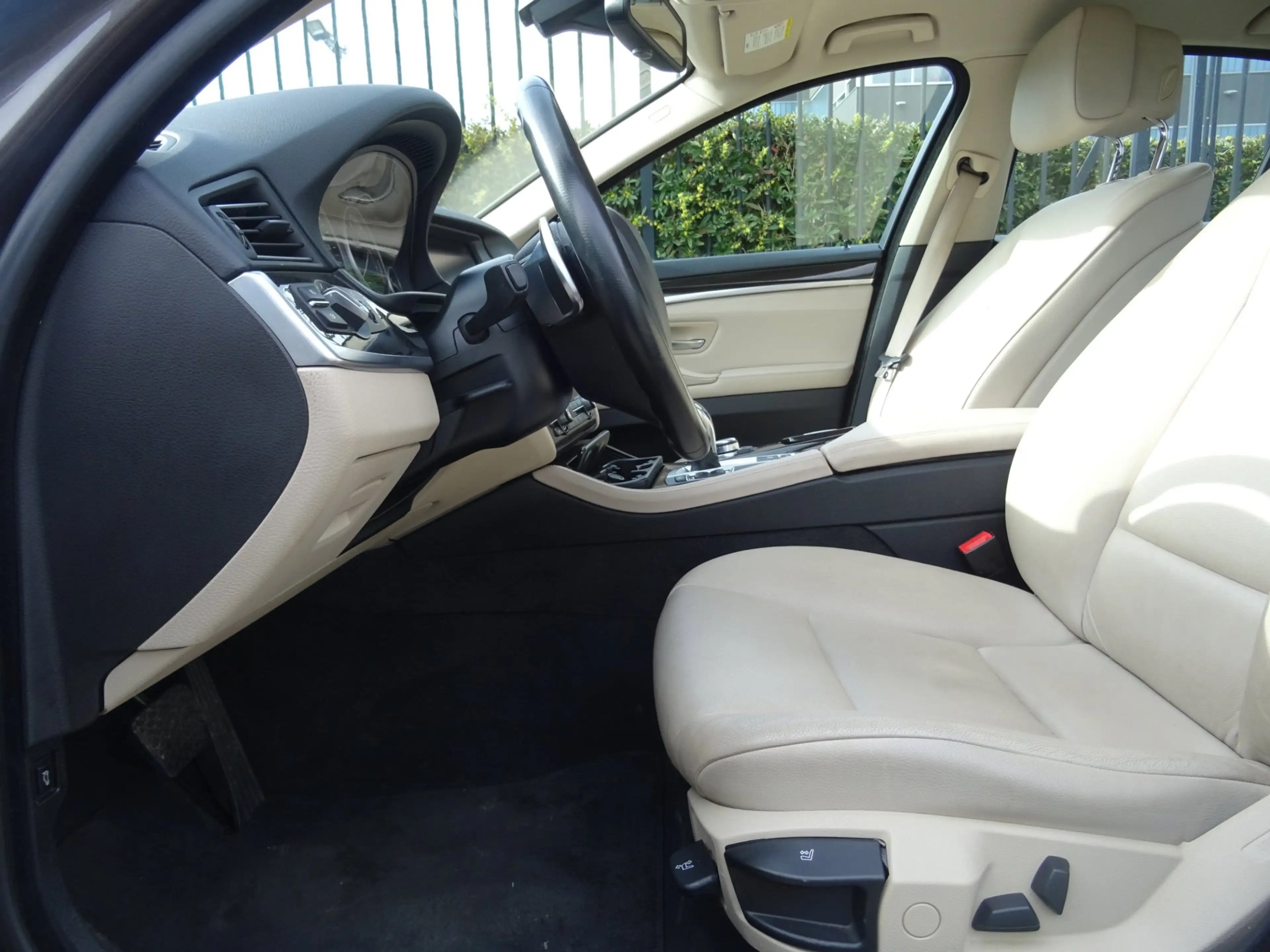 BMW 523 5-serie 523i High Executive NL-AUTO NAP/LEER/NAV/P — photo 7