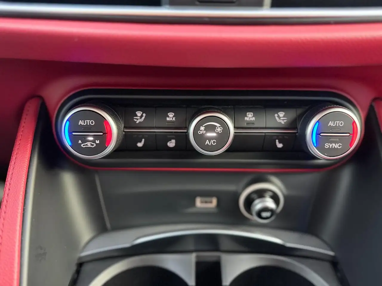 Alfa Romeo Stelvio 2021 — фото 24