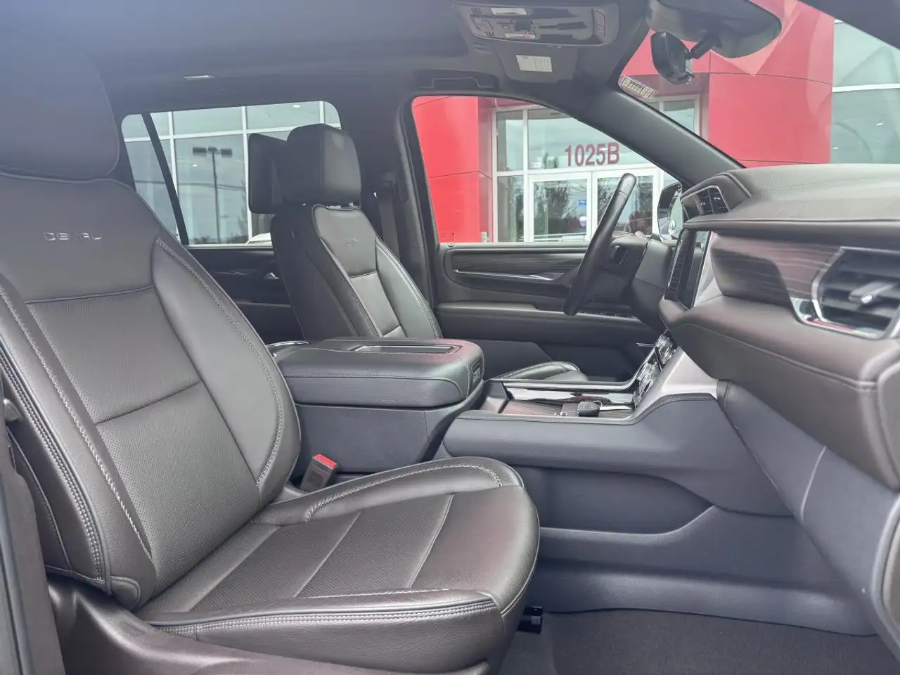 GMC Yukon снимка GMC Yukon