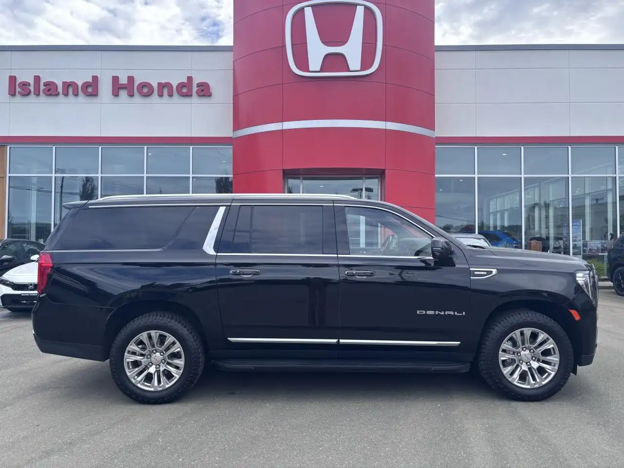 GMC Yukon снимка GMC Yukon