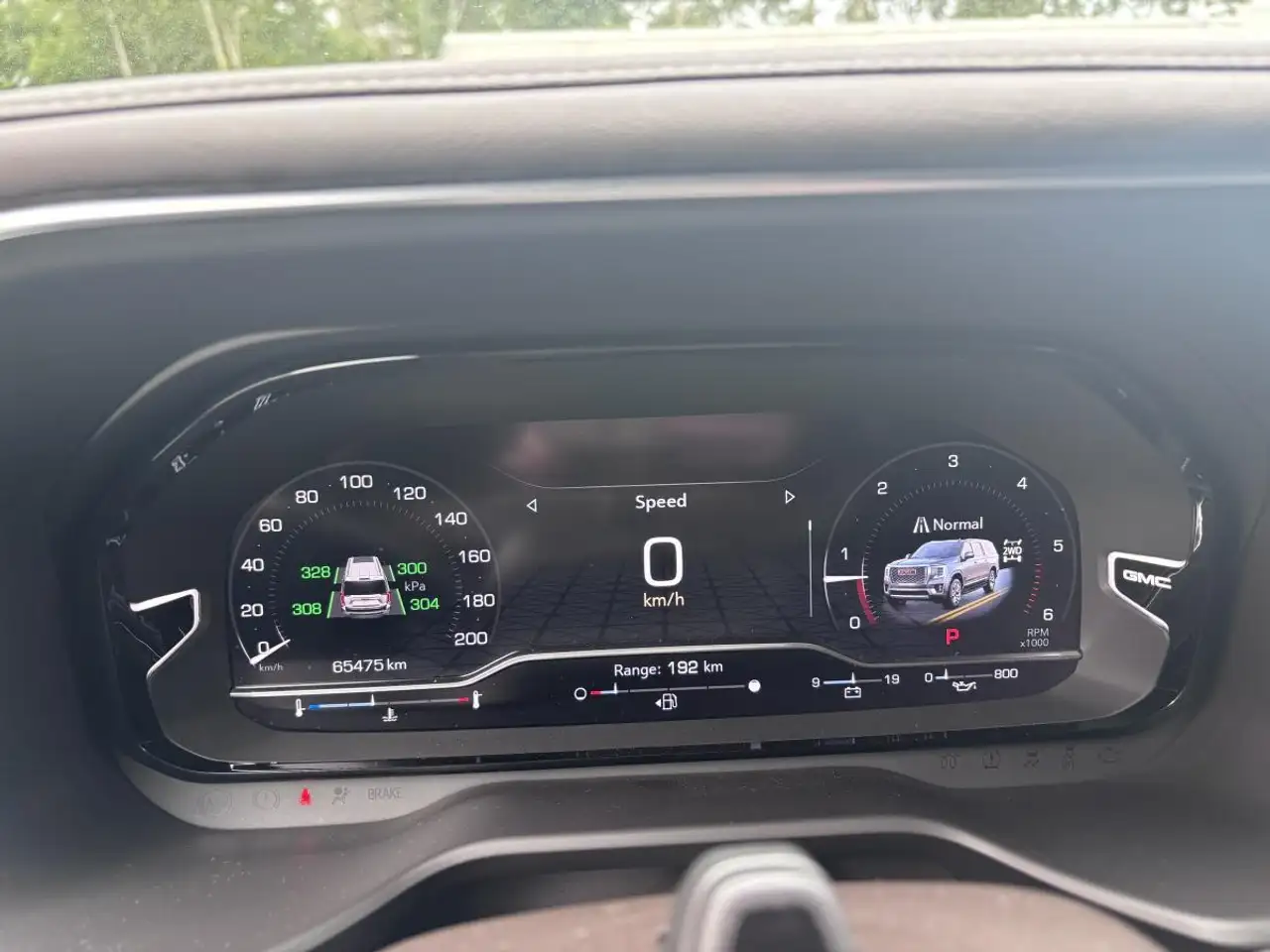 GMC Yukon снимка GMC Yukon