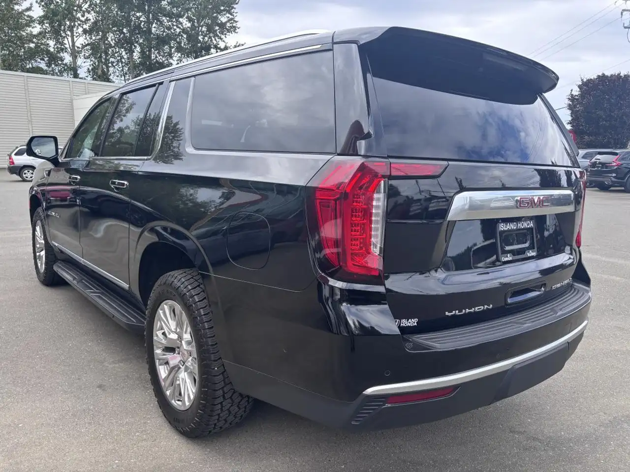 GMC Yukon снимка GMC Yukon