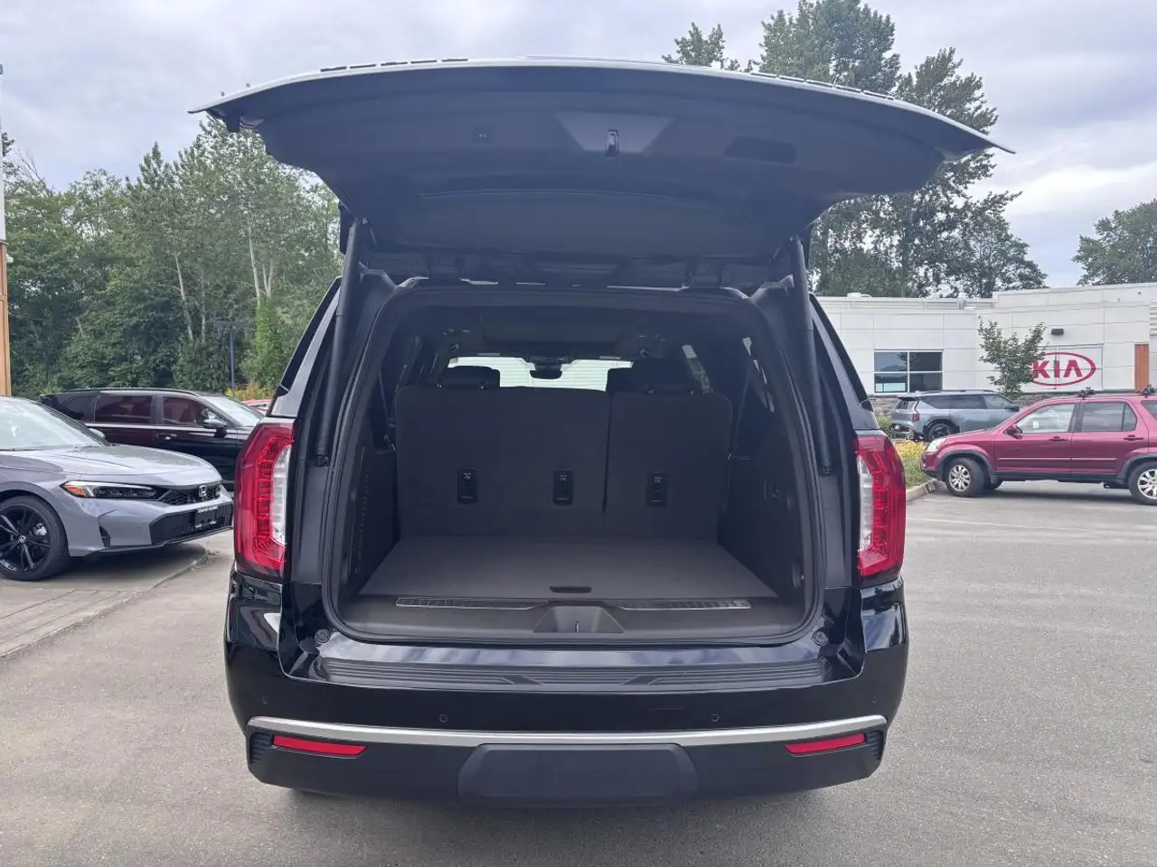GMC Yukon снимка GMC Yukon