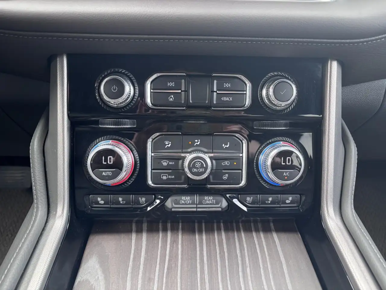 GMC Yukon снимка GMC Yukon