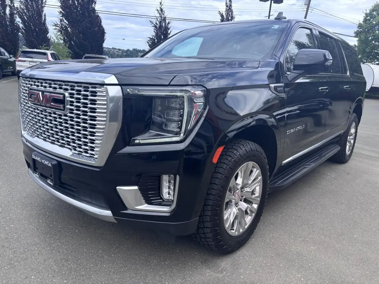 GMC Yukon снимка GMC Yukon