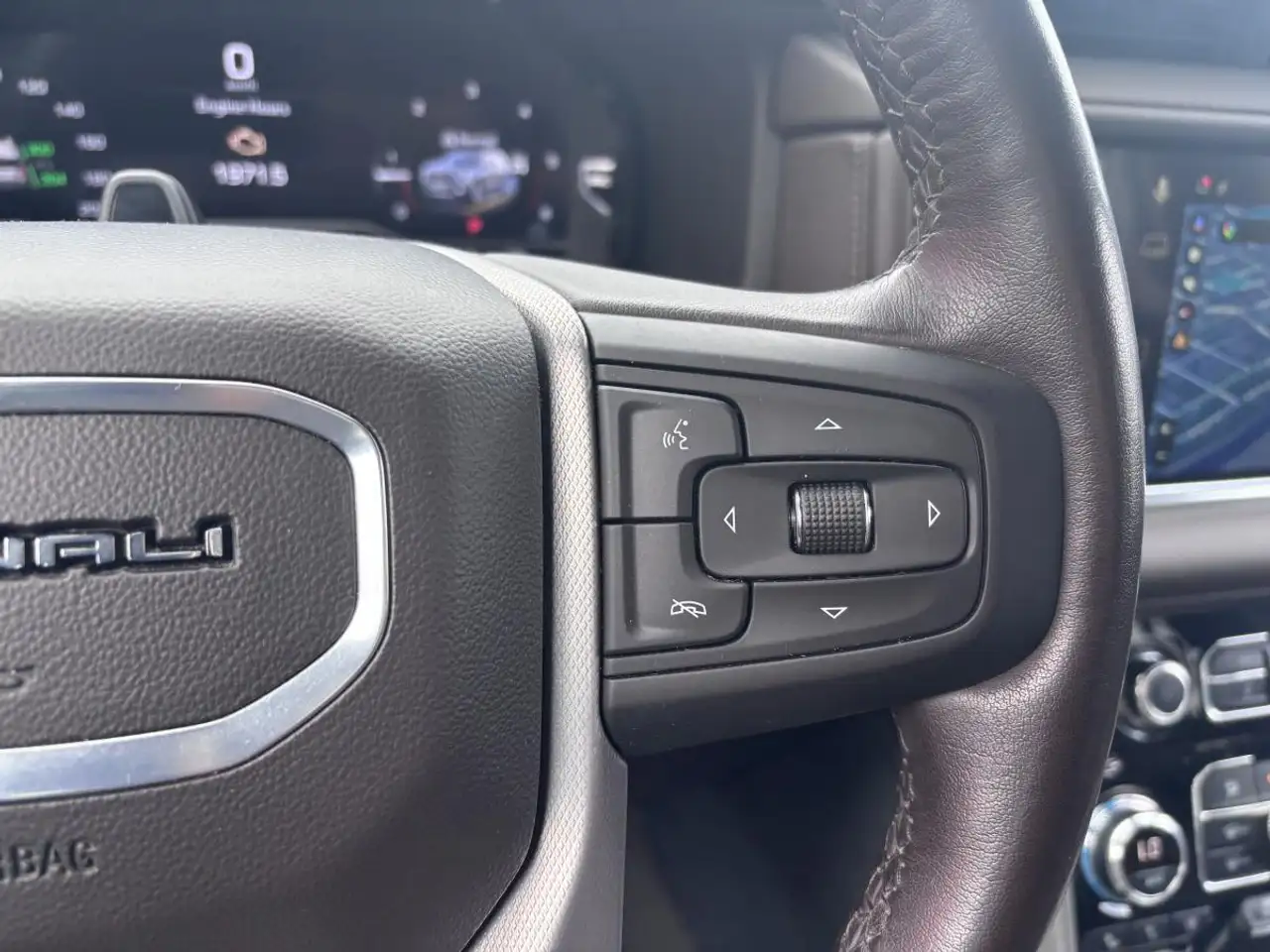 GMC Yukon снимка GMC Yukon