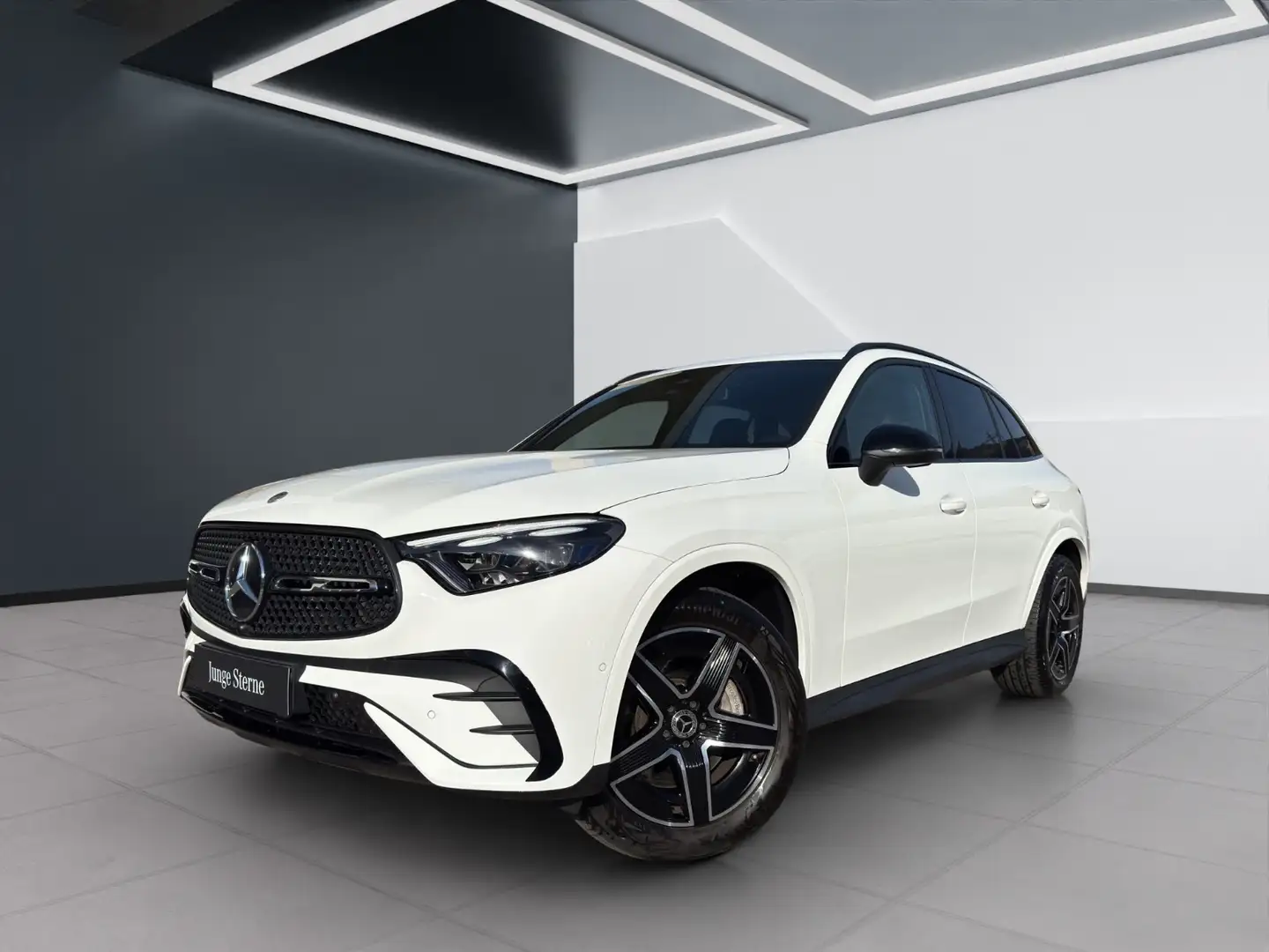 Mercedes-Benz GLC 220 d 4MATIC MBUX PTS Shz Navi eHeck Ambi Weiß - 2
