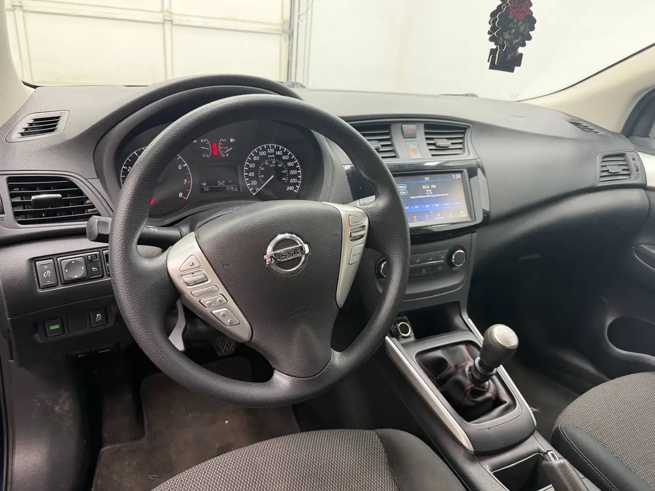 Nissan Sentra fotografie Nissan Sentra