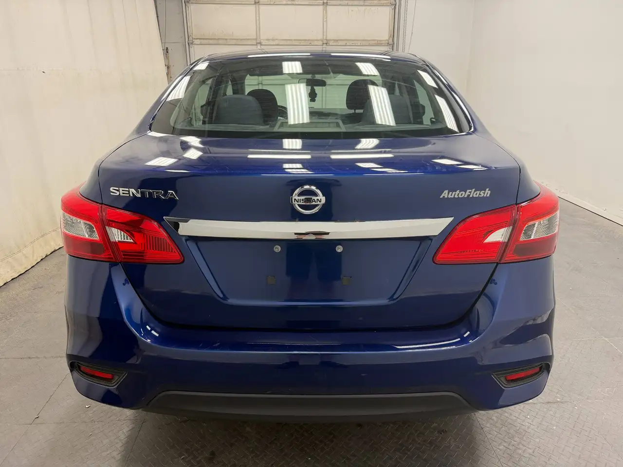 Nissan Sentra fotografie Nissan Sentra