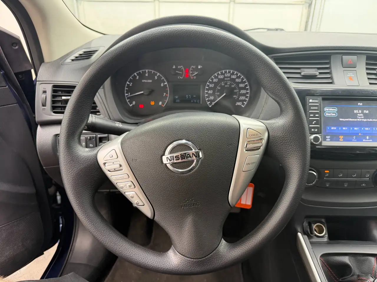 Nissan Sentra fotografie Nissan Sentra
