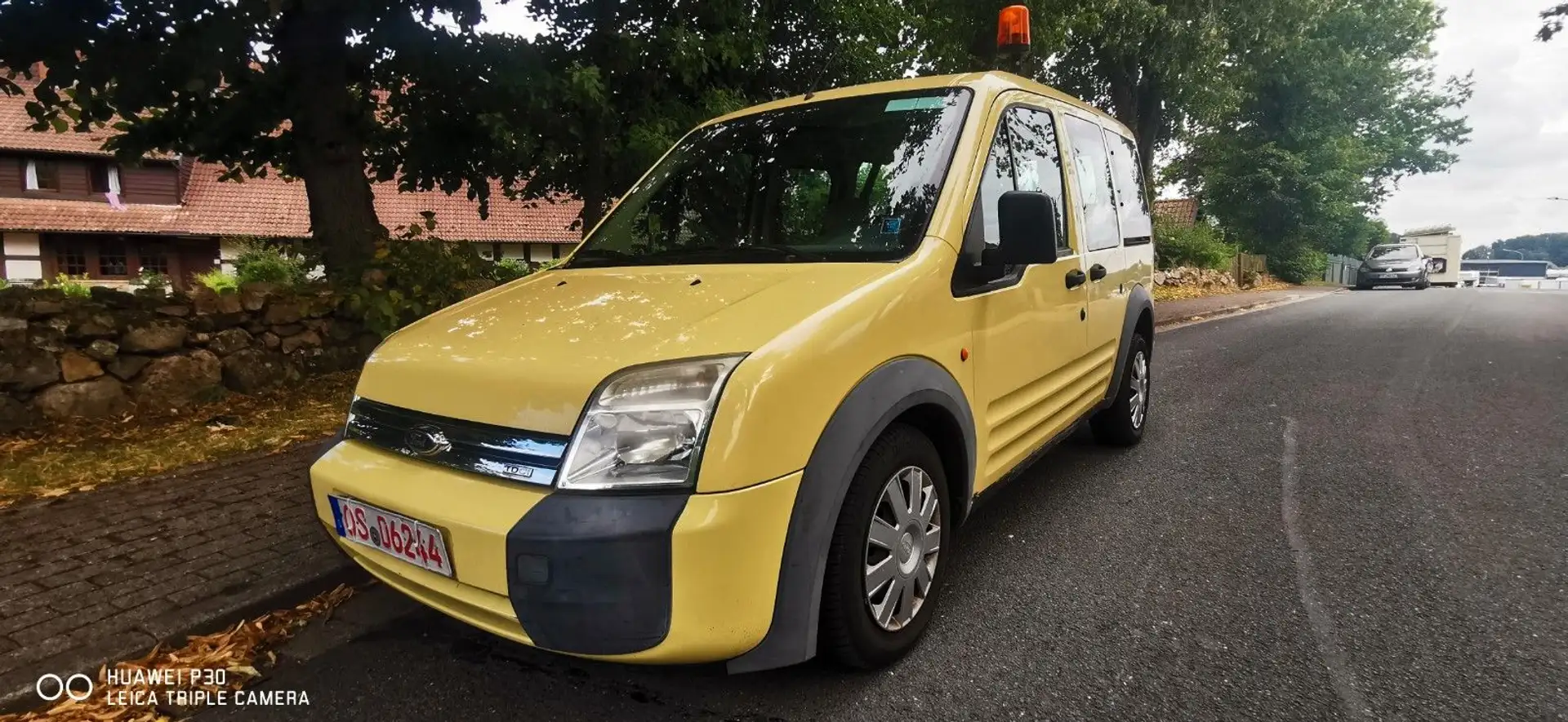Ford Tourneo Connect 1.8tdci, netto 3300€ Gelb - 2