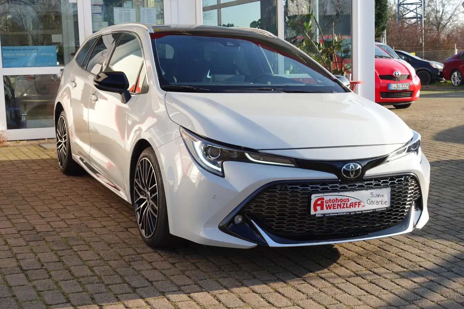 Toyota Corolla 2,0 Hyb. GR Sport TS Pano. 5J Garantie Grau - 2