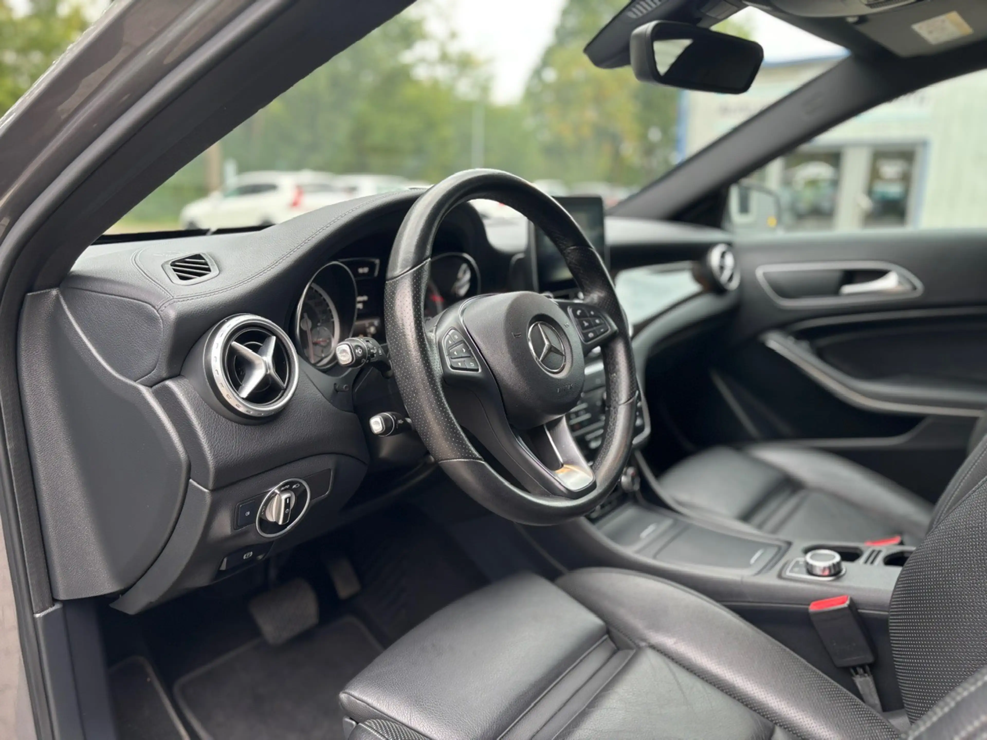 Mercedes-Benz GLA 200 d 7G-DCT "Score / Urban Automatik — photo 12