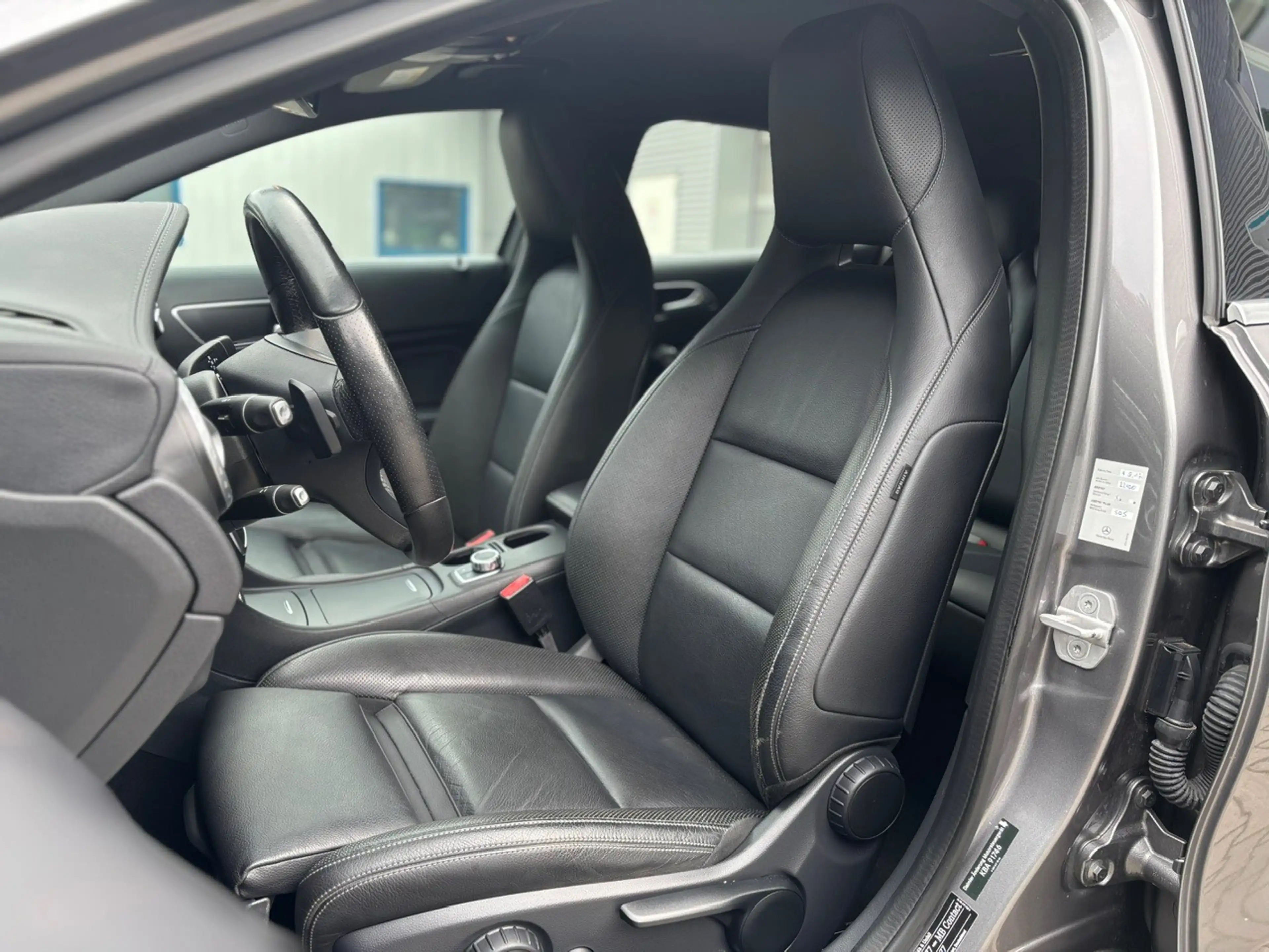 Mercedes-Benz GLA 200 d 7G-DCT "Score / Urban Automatik — photo 11