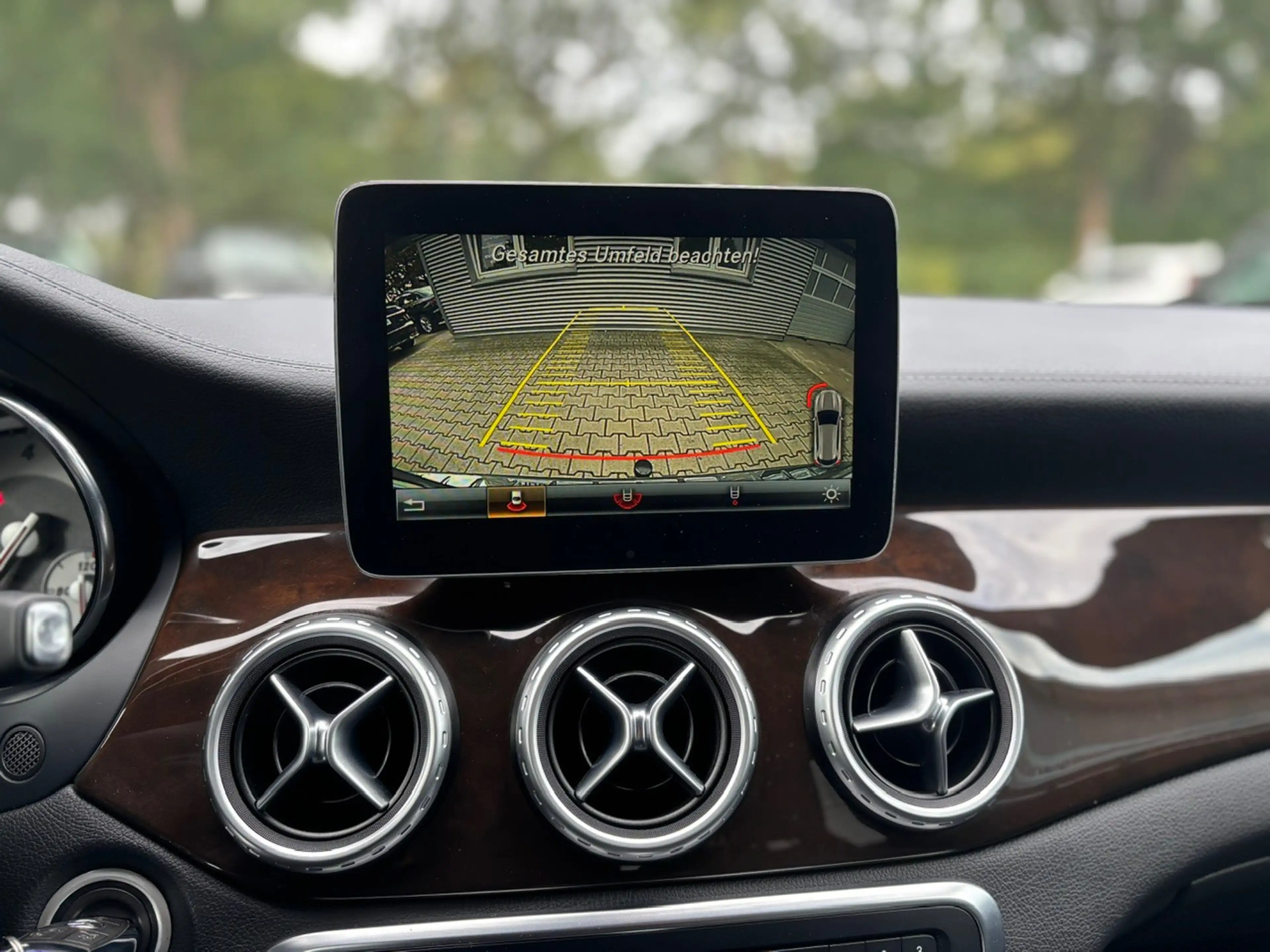 Mercedes-Benz GLA 200 d 7G-DCT "Score / Urban Automatik — photo 15