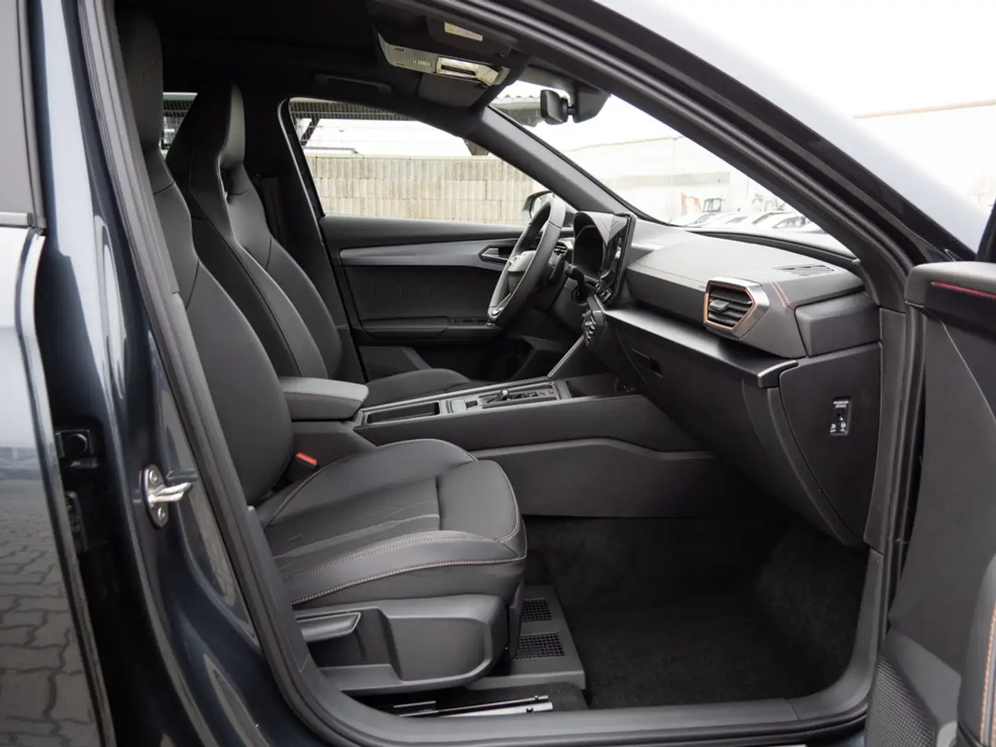 CUPRA Formentor 1.4 TSI VZ e-HYBRID MATRIX-LED 360° Gris - 2