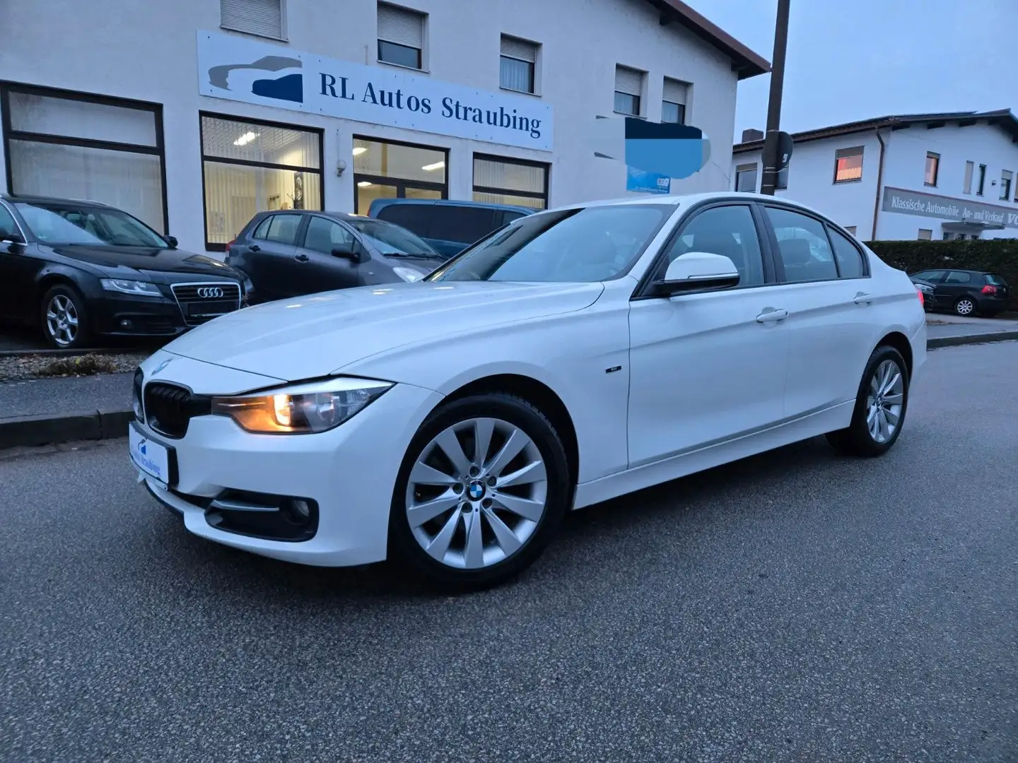 BMW 320 3 Limousine 320 d xDrive*8Fach bereift * Weiß - 1