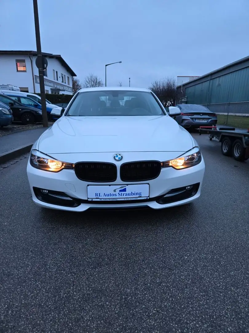 BMW 320 3 Limousine 320 d xDrive*8Fach bereift * Weiß - 2
