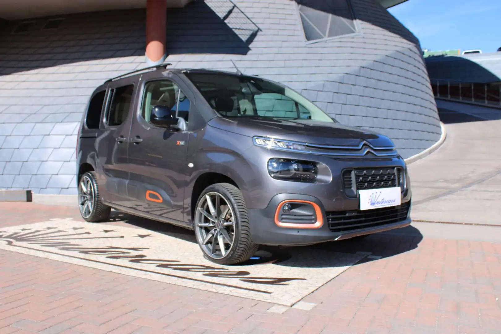 Citroen Berlingo BlueHDi 130cv EAT8 M Shine GANCIO-TETTO Grau - 2