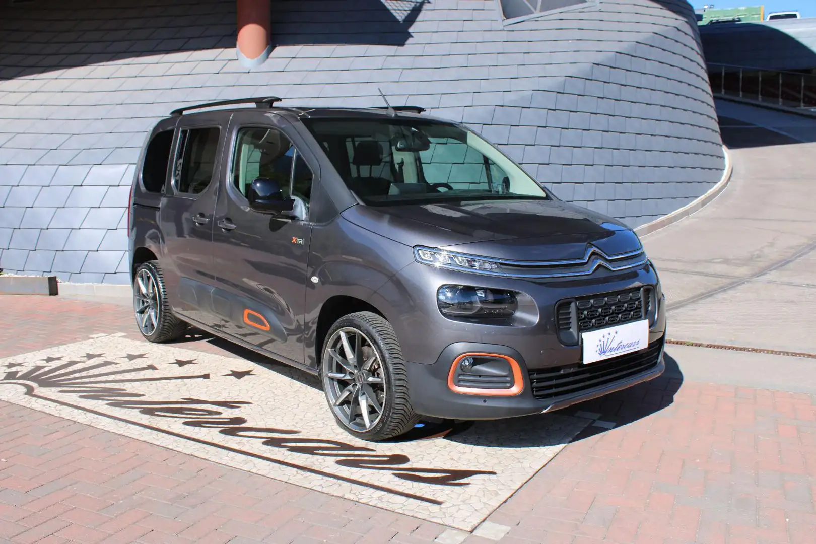 Citroen Berlingo BlueHDi 130cv EAT8 M Shine GANCIO-TETTO Grau - 1