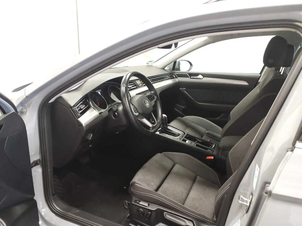 Volkswagen Passat Variant 2.0 TDI Business Premium , AHK 7