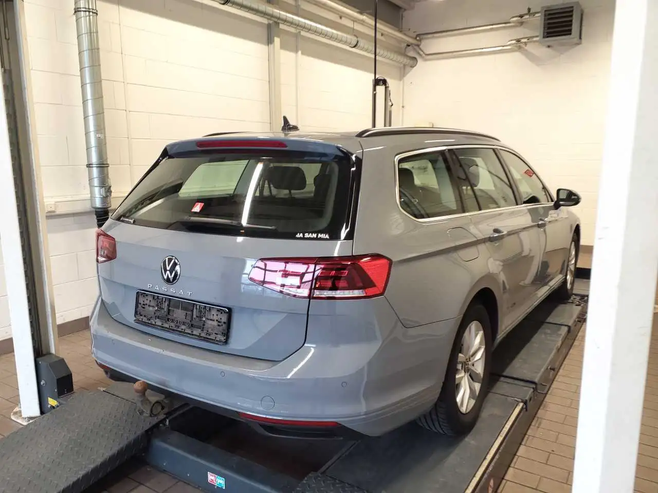 Volkswagen Passat Variant 2.0 TDI Business Premium , AHK 5