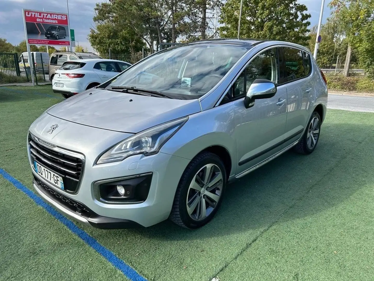 Peugeot 3008 2.0 BlueHDI 150ch Feline Grau - 1