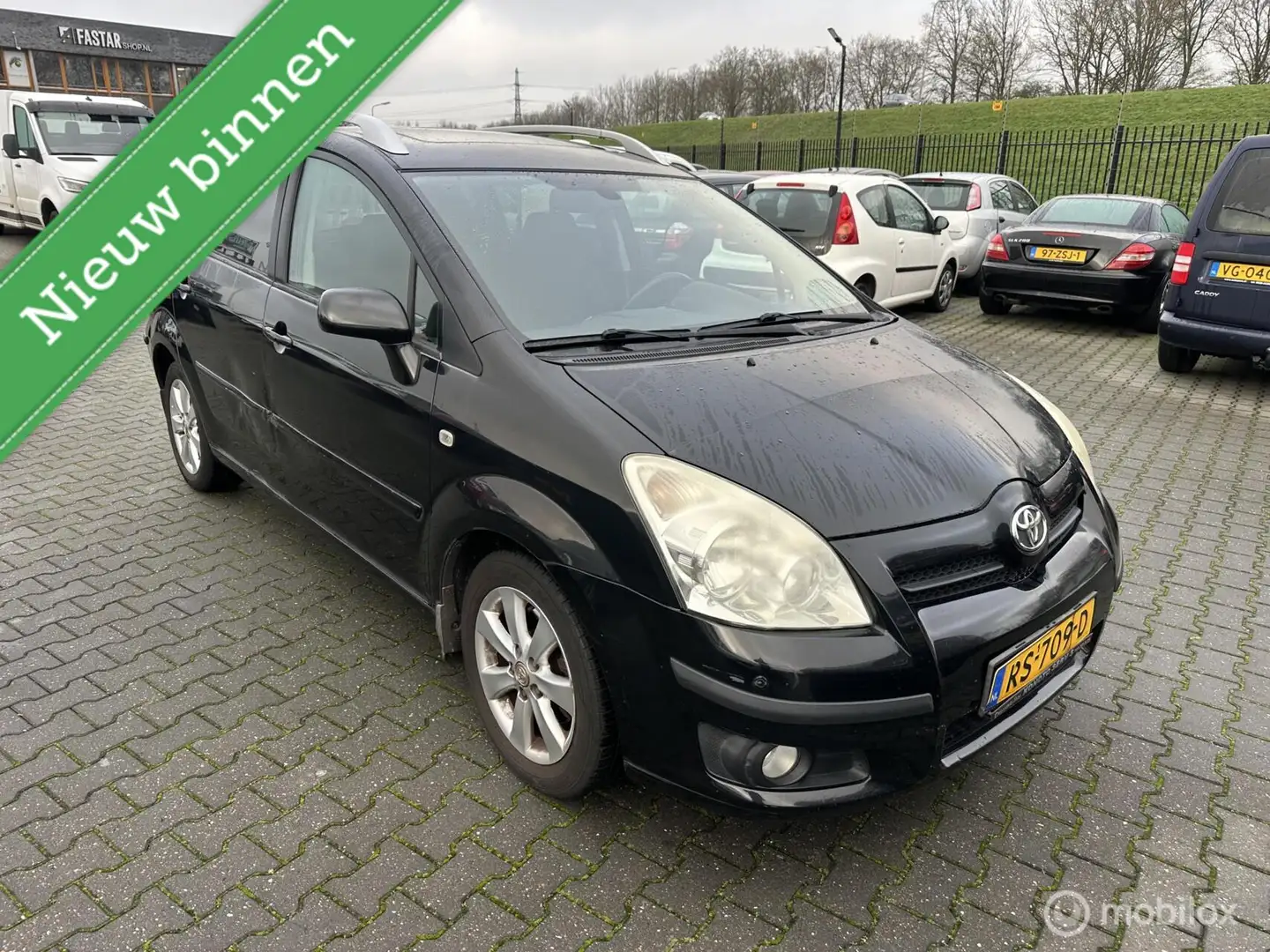 Toyota Verso 1.6 VVT-i Dynamic 7p. Zwart - 1