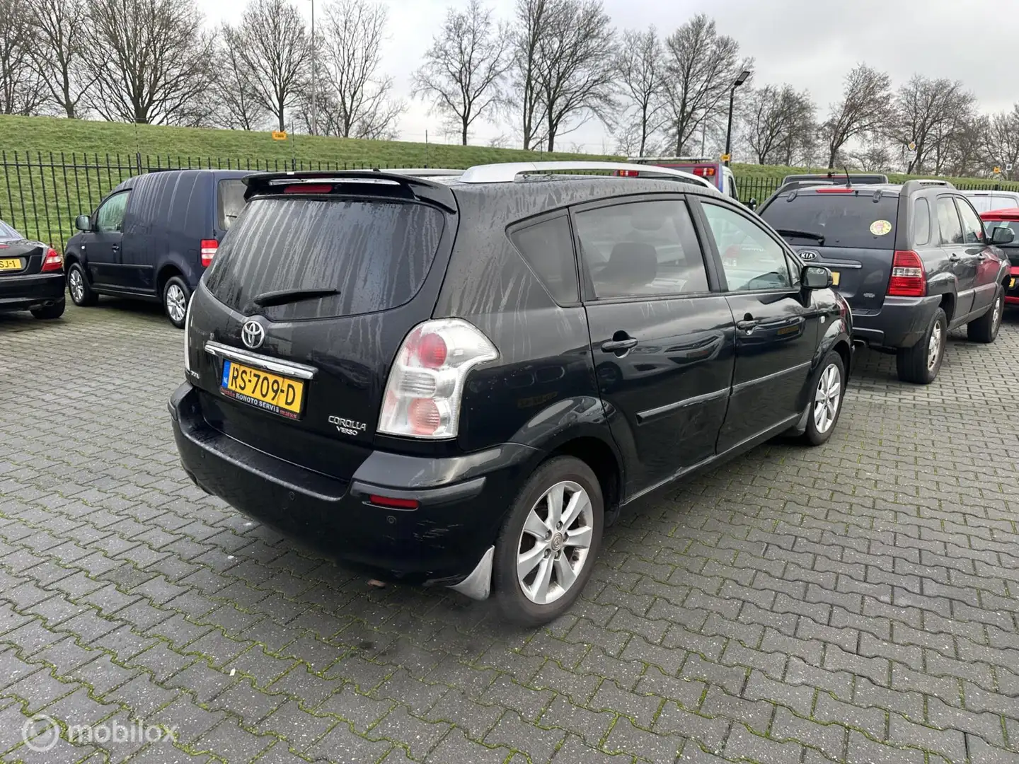 Toyota Verso 1.6 VVT-i Dynamic 7p. Zwart - 2