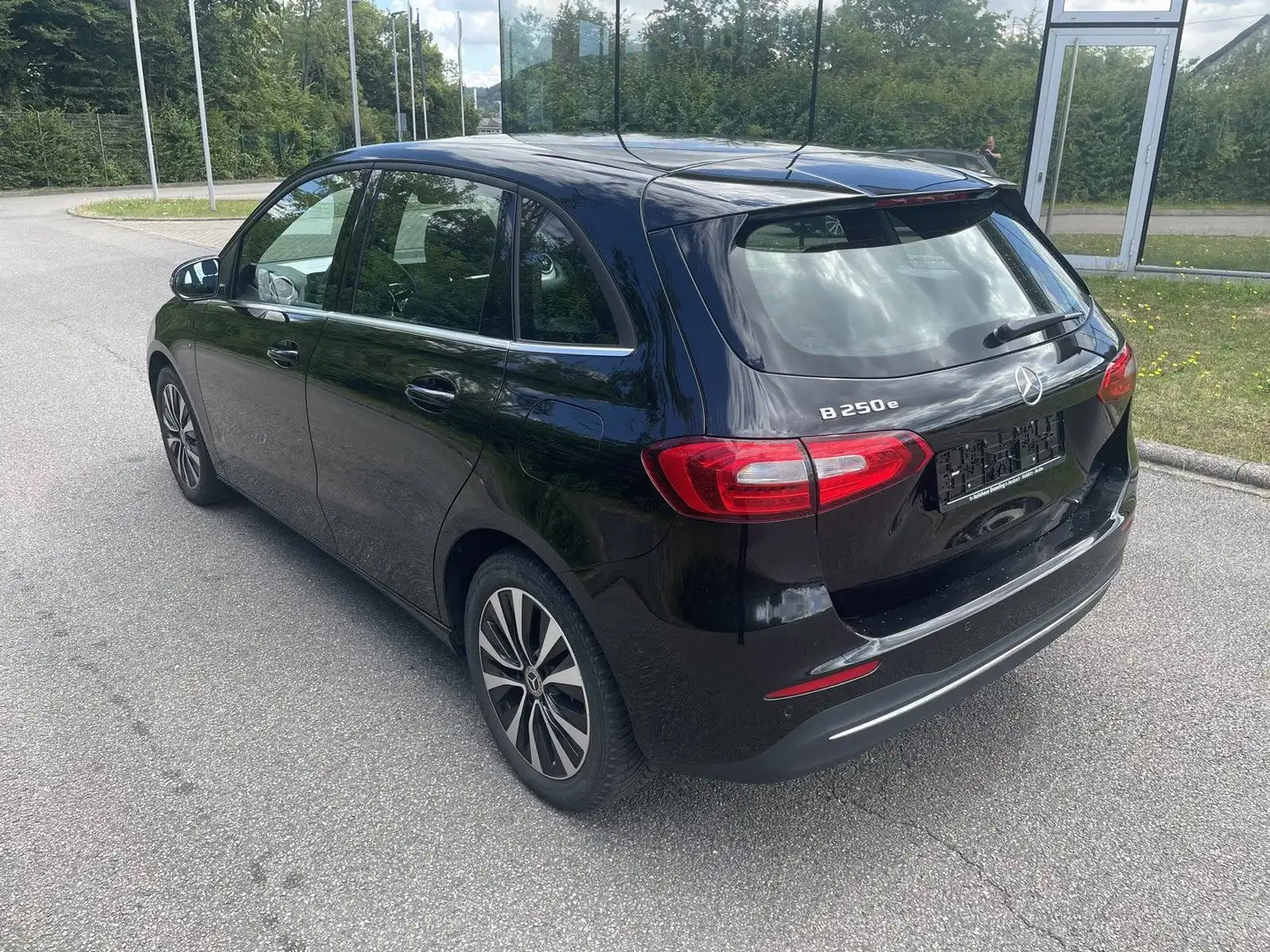 Mercedes-Benz B 250 e Style *Navi*'Kamera*MBUX*Lenkradheizung* Чёрный - 2
