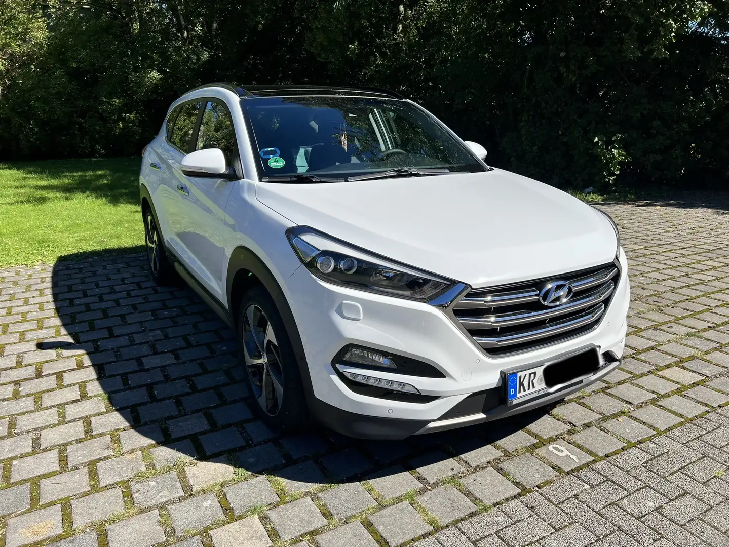 Hyundai TUCSON 2.0 CRDi 4WD Automatik Premium - 1