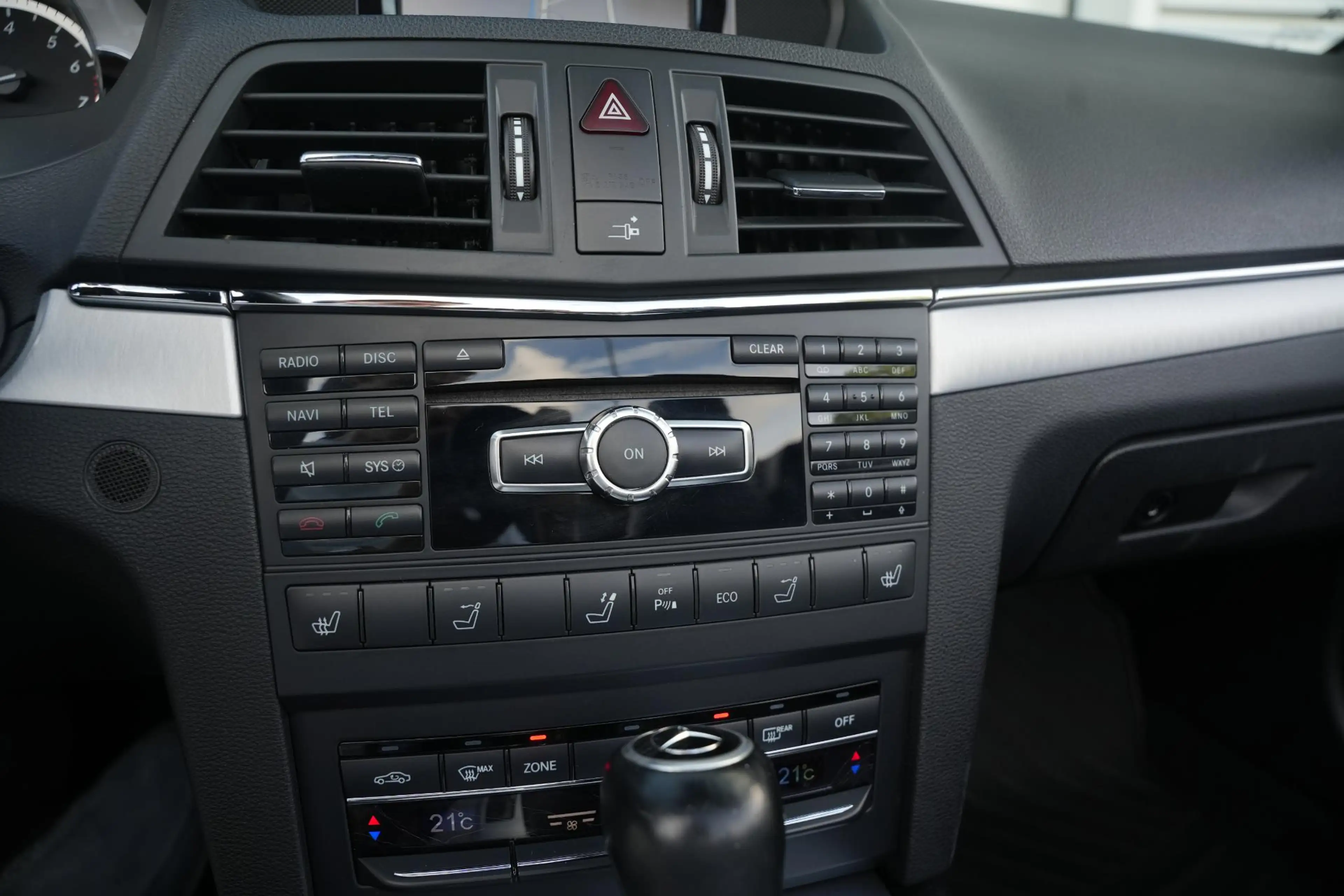 Mercedes-Benz E 200 Cabrio CGI Elegance — photo 25
