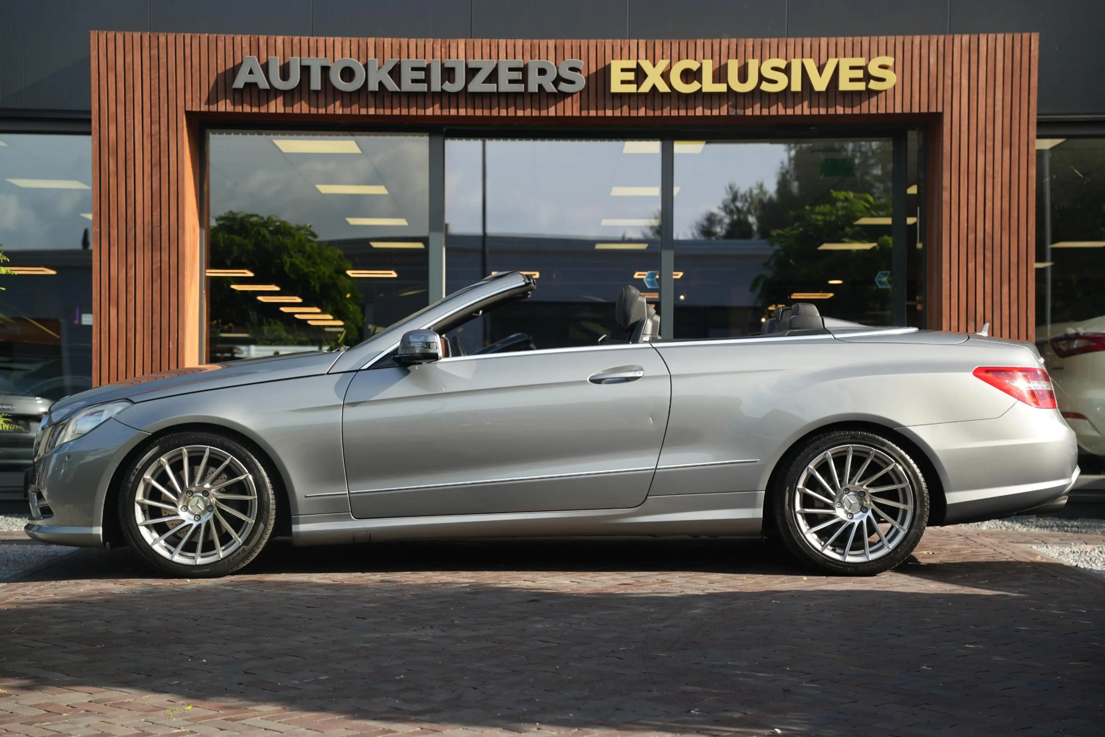Mercedes-Benz E 200 Cabrio CGI Elegance — photo 9