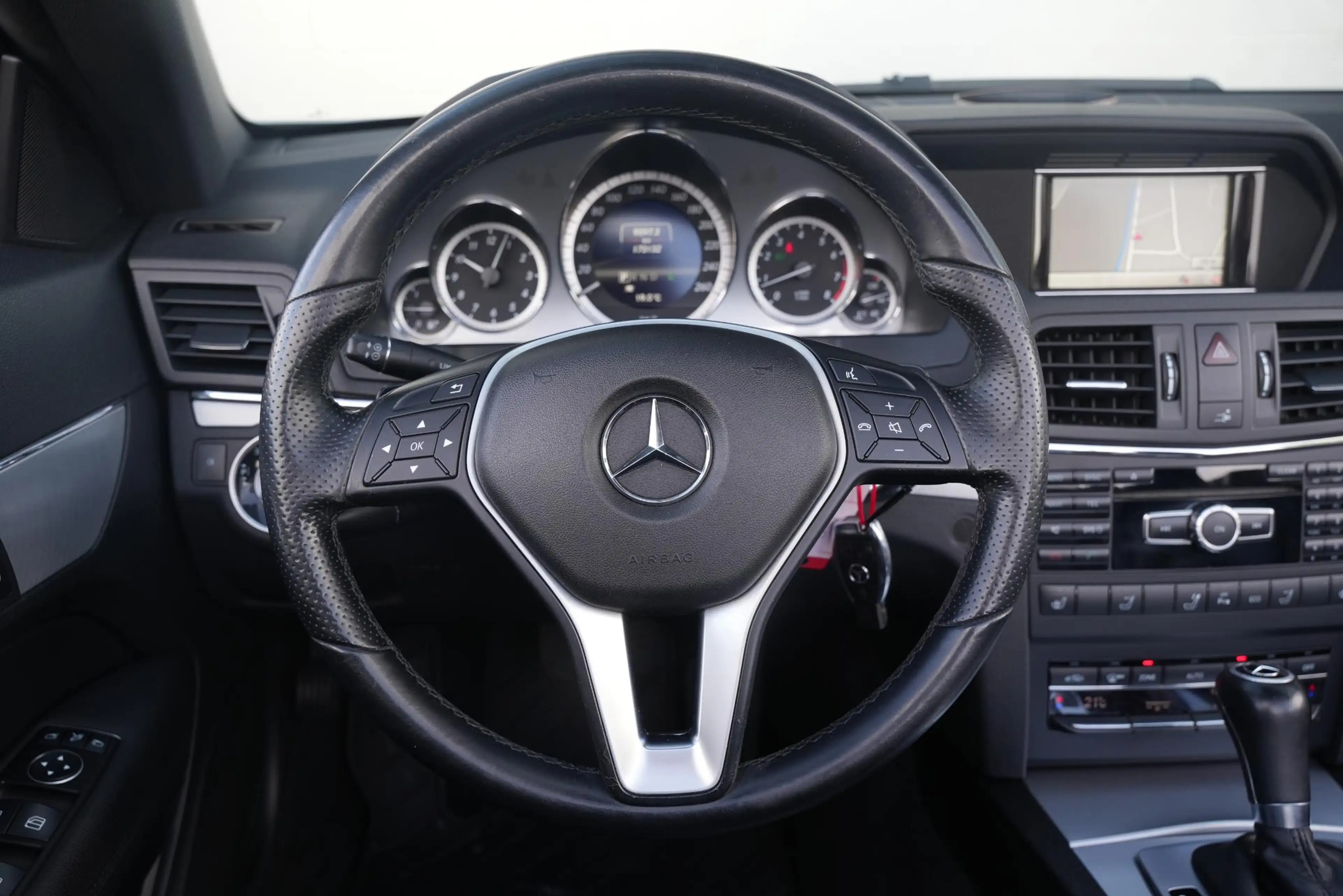 Mercedes-Benz E 200 Cabrio CGI Elegance — photo 8