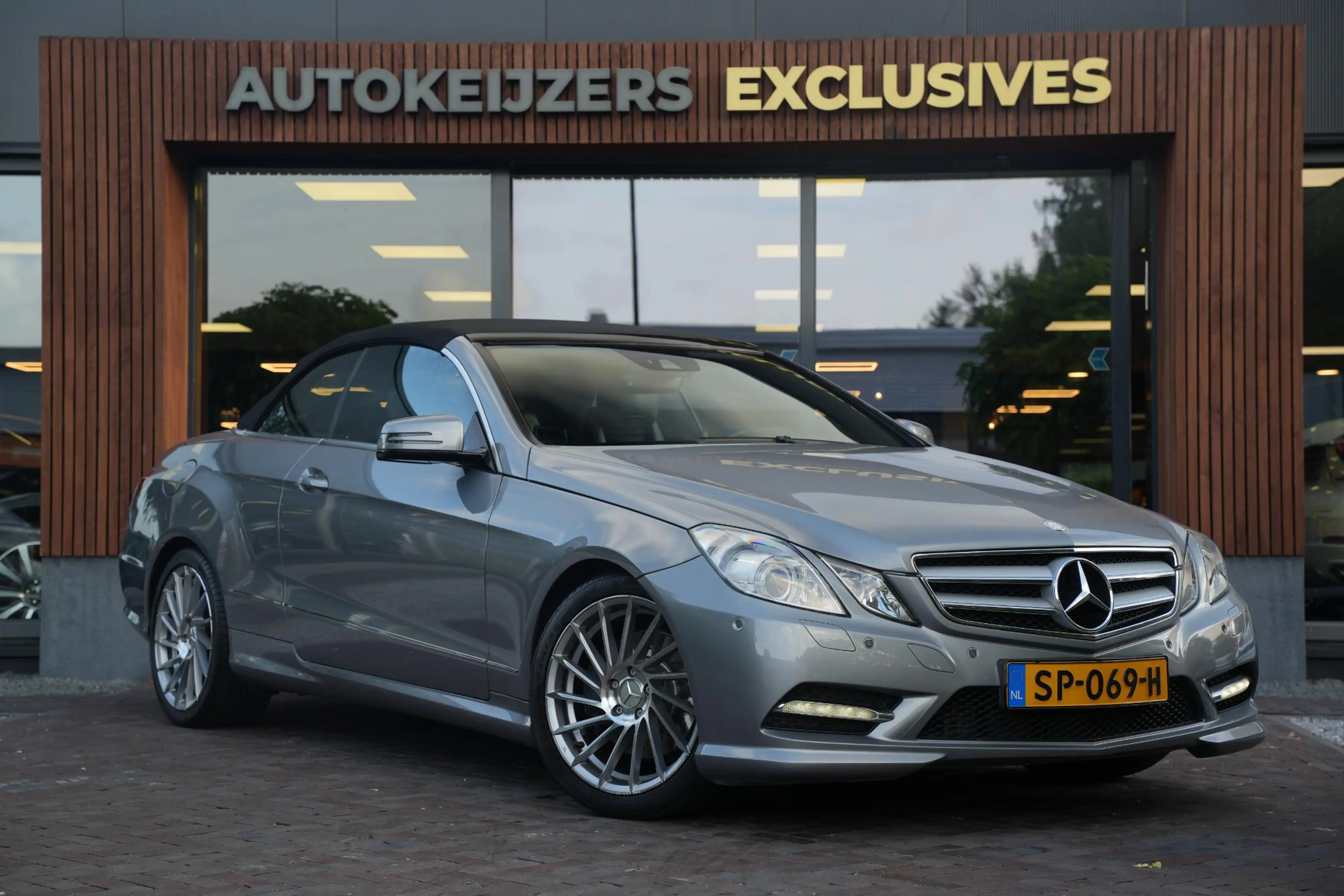 Mercedes-Benz E 200 Cabrio CGI Elegance — photo 3