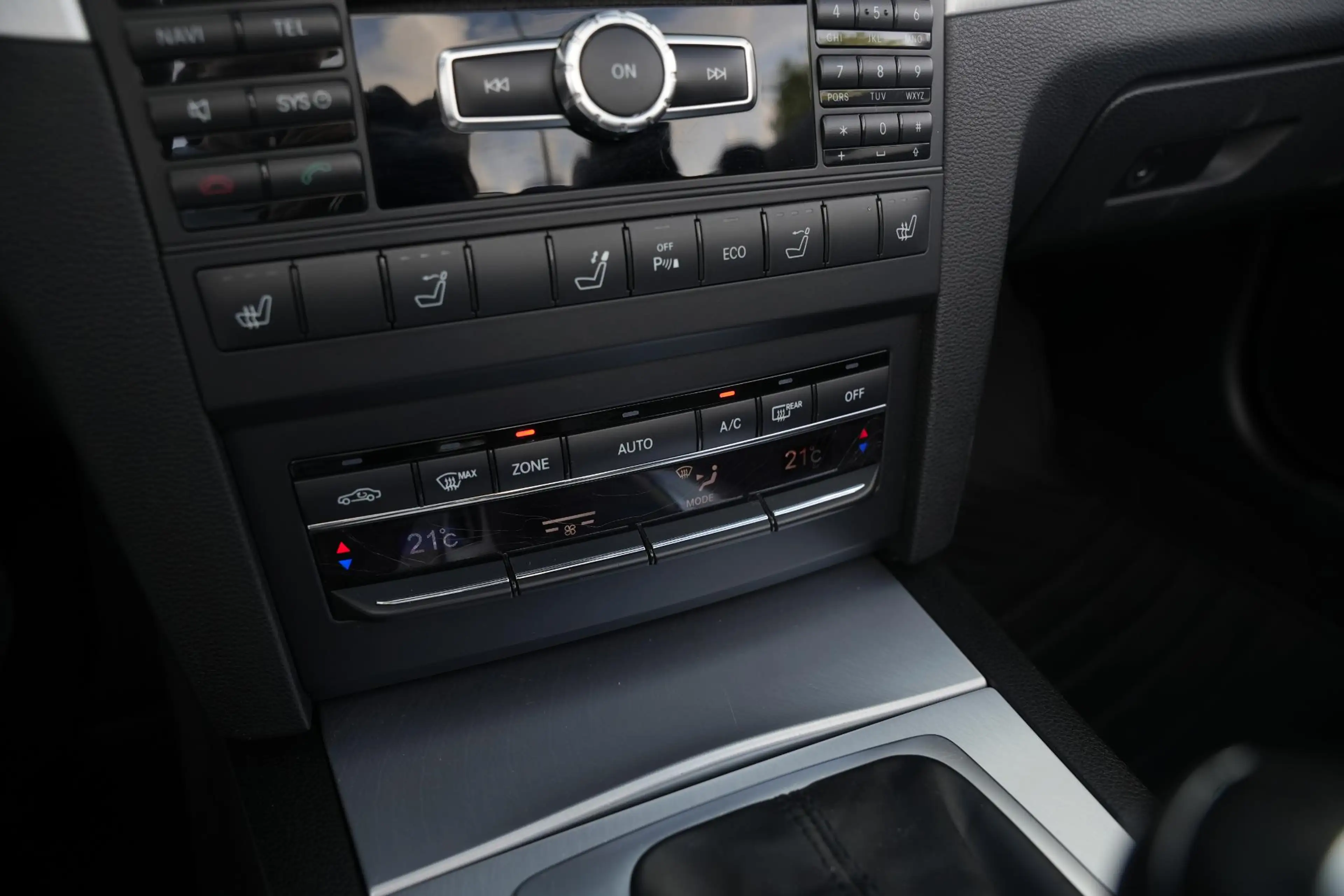 Mercedes-Benz E 200 Cabrio CGI Elegance — photo 27