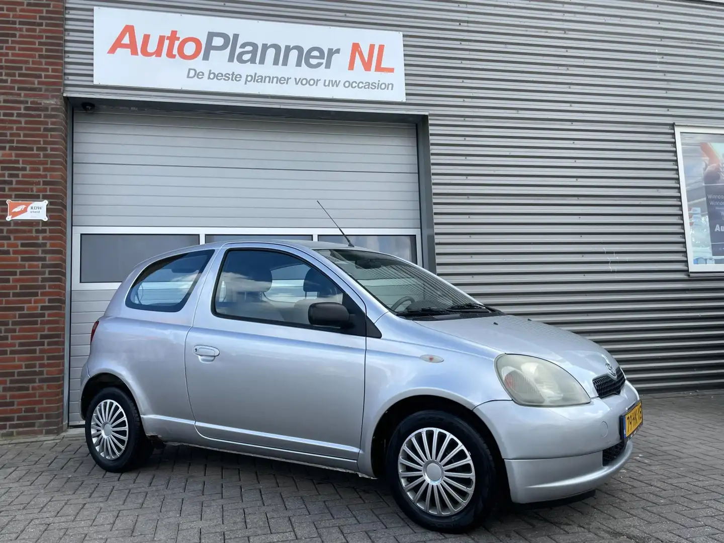 Toyota Yaris 1.0-16V VVT-i Terra! Nieuwe APK! Gris - 2