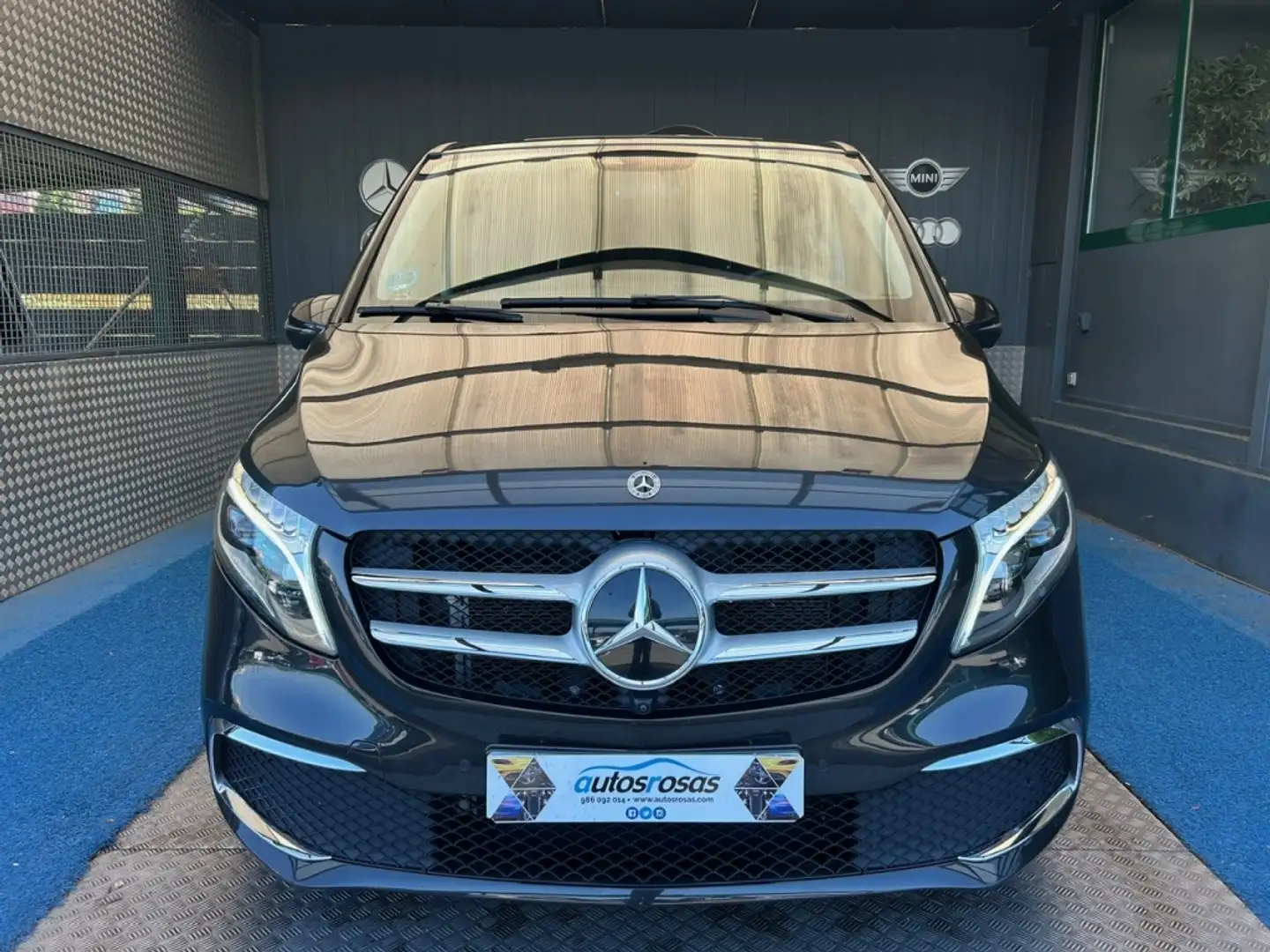 Mercedes-Benz V 250d Largo Avantgarde Gris - 2