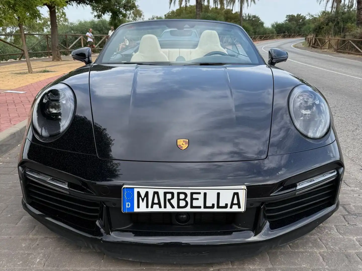 Porsche 992 turbo s Negro - 2