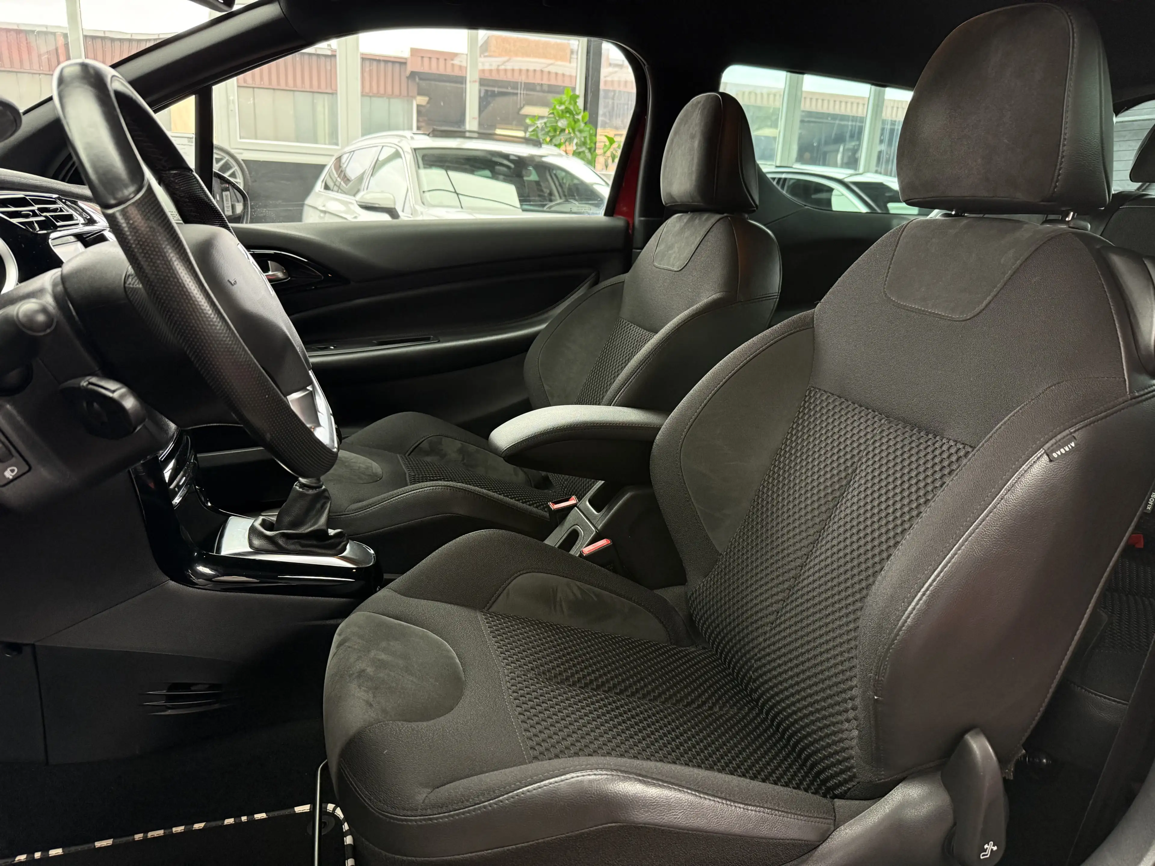 Citroen DS3 SportChic Navi Kamera Sitzheizung Xenon — photo 8