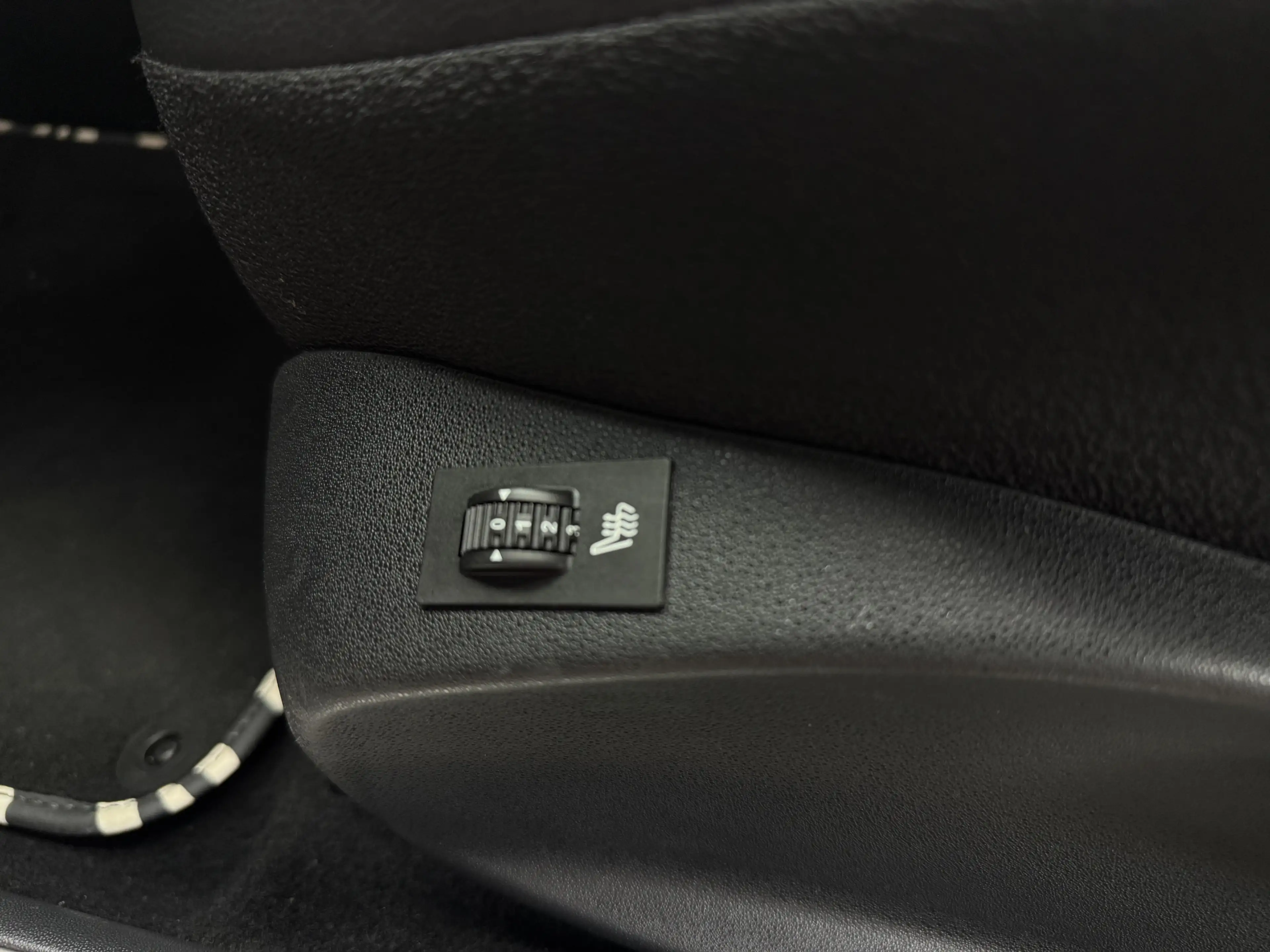 Citroen DS3 SportChic Navi Kamera Sitzheizung Xenon — photo 10