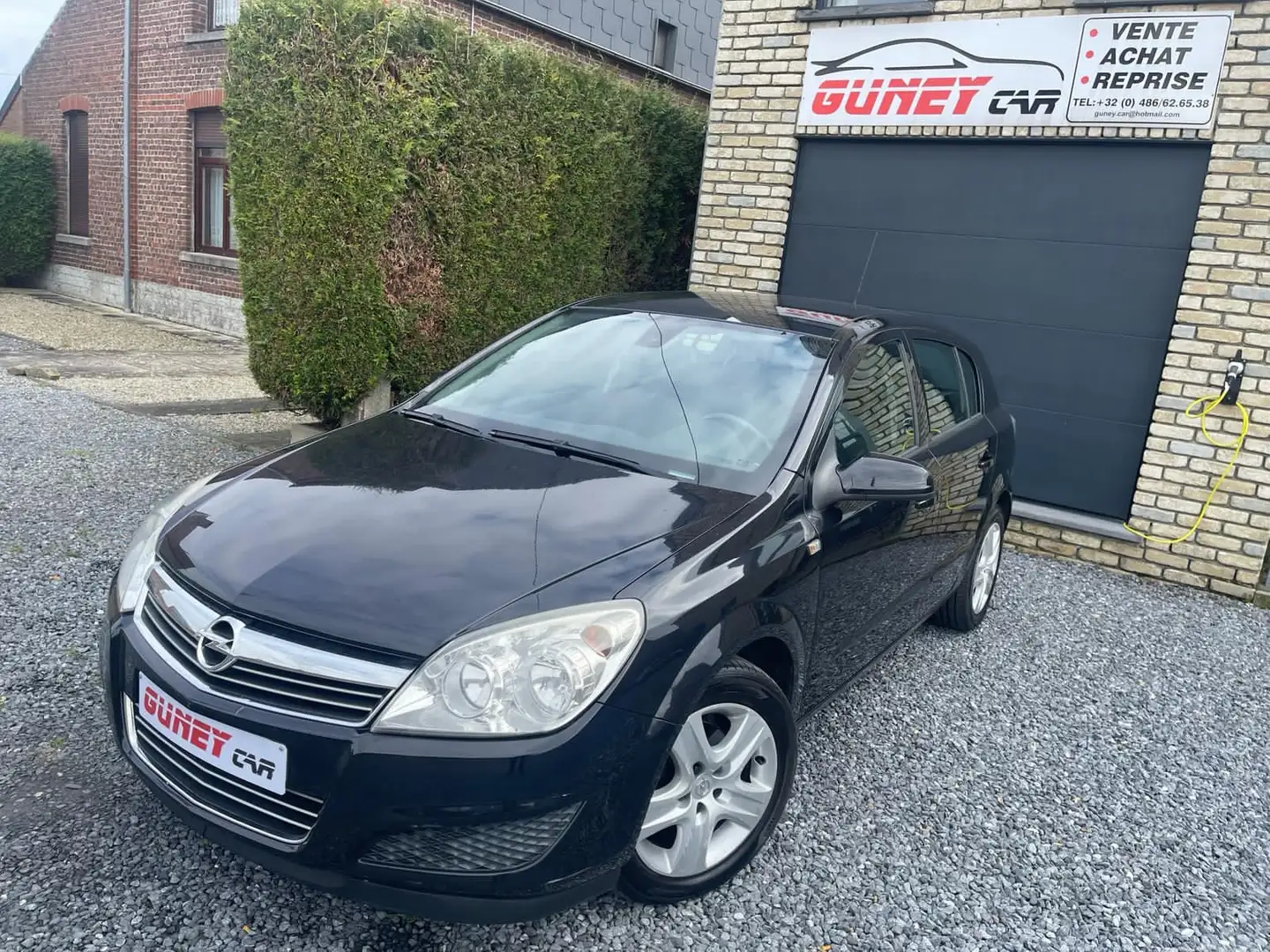 Opel Astra 1.4i Cosmo//Carnet//Clim//Garantie Zwart - 1