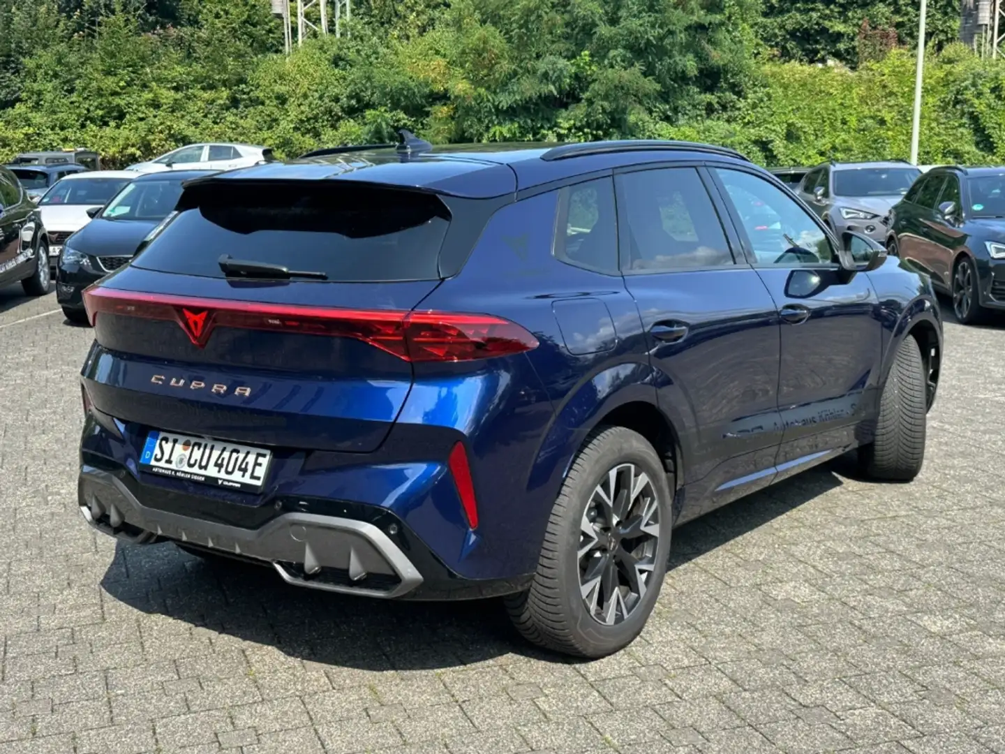 CUPRA Terramar 1.5 E-HYBRID 6-Gang DSG AHK-klappbar Digitales Coc Blau - 2