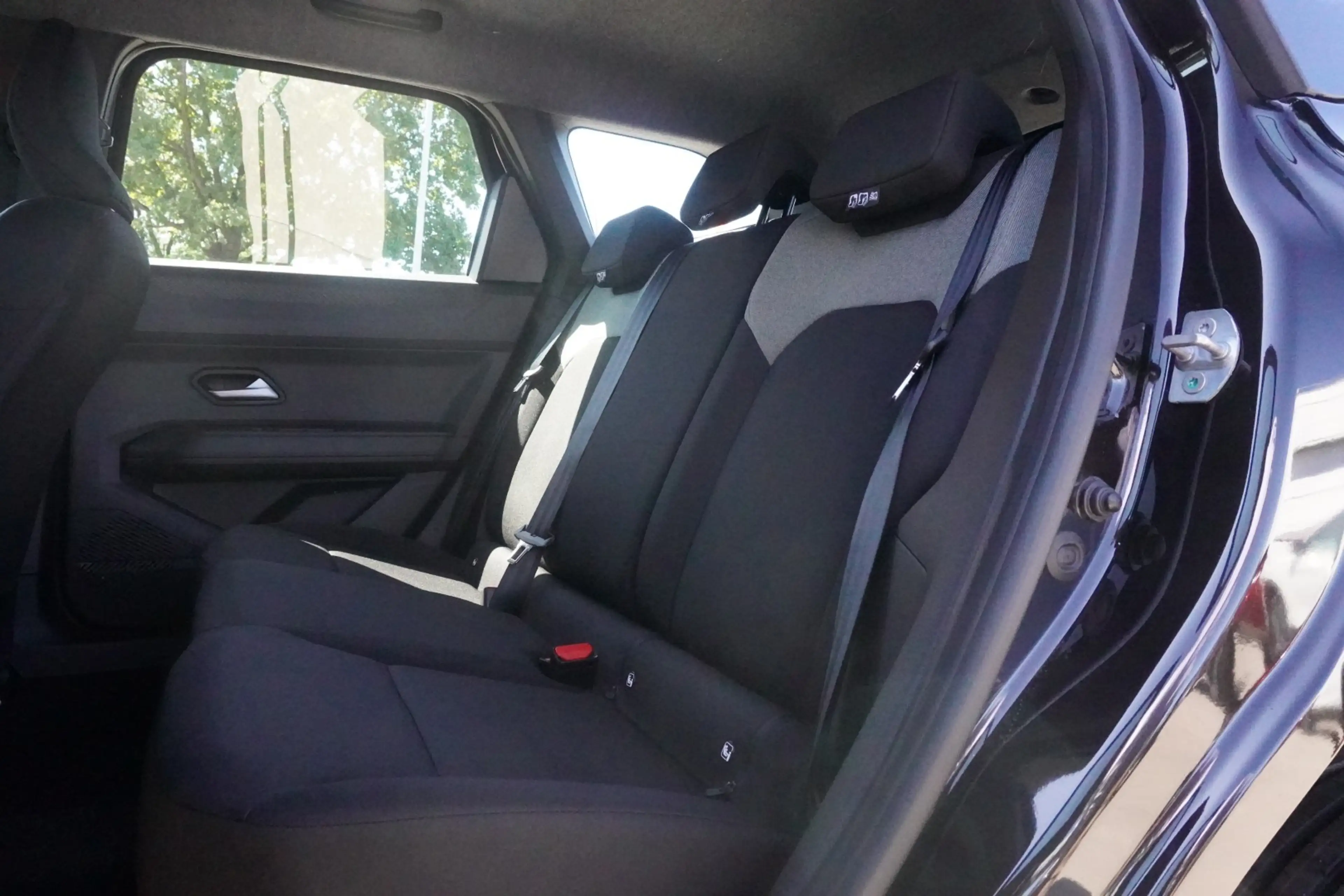 Dacia Bigster Essential 140 mHev LED Kamera — photo 12
