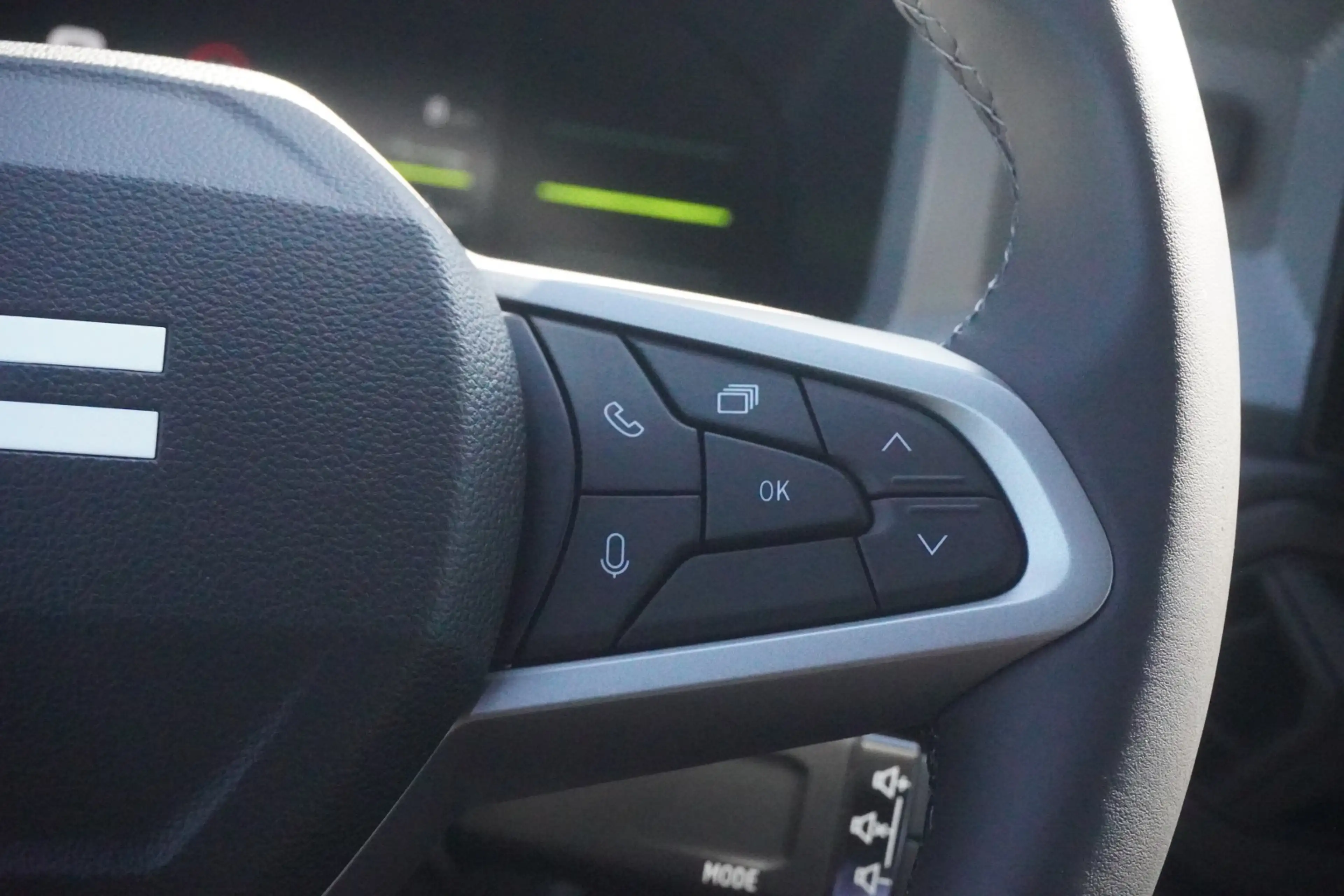 Dacia Bigster Essential 140 mHev LED Kamera — photo 15