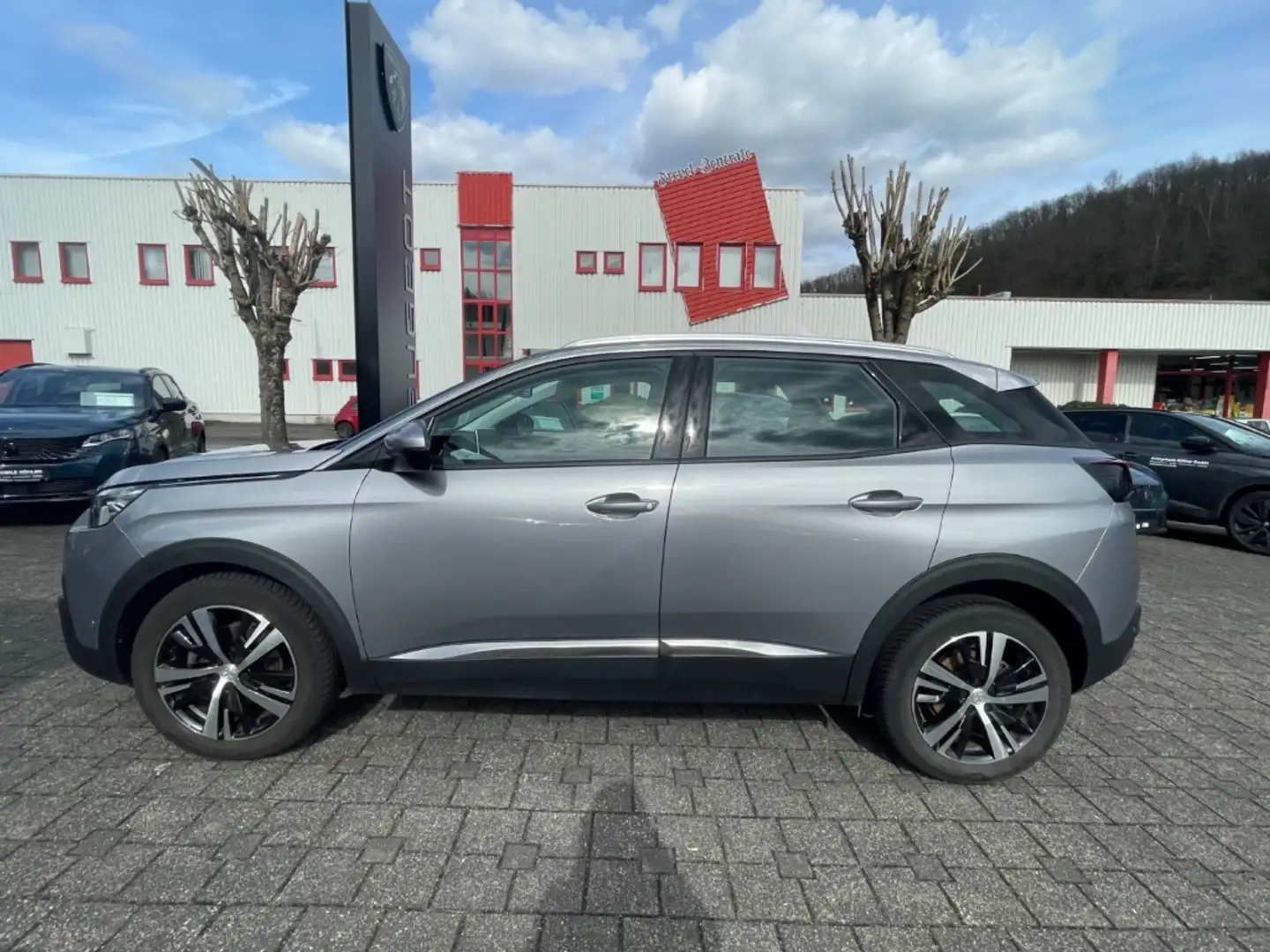 Peugeot 3008 Allure 1.2 PureTech 130 EU6d elektr. Heck. RFK SHZ Gris - 2