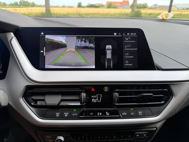 BMW 118 Parkassist voor/achter+Camera,Navigatie,automaat,Privacy glas,Alulunium 19' velgen,Cruiscontrol,NIEUWE STAAT — photo 4