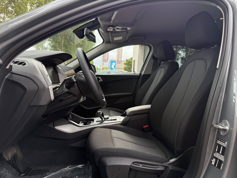 BMW 118 Parkassist voor/achter+Camera,Navigatie,automaat,Privacy glas,Alulunium 19' velgen,Cruiscontrol,NIEUWE STAAT — photo 18
